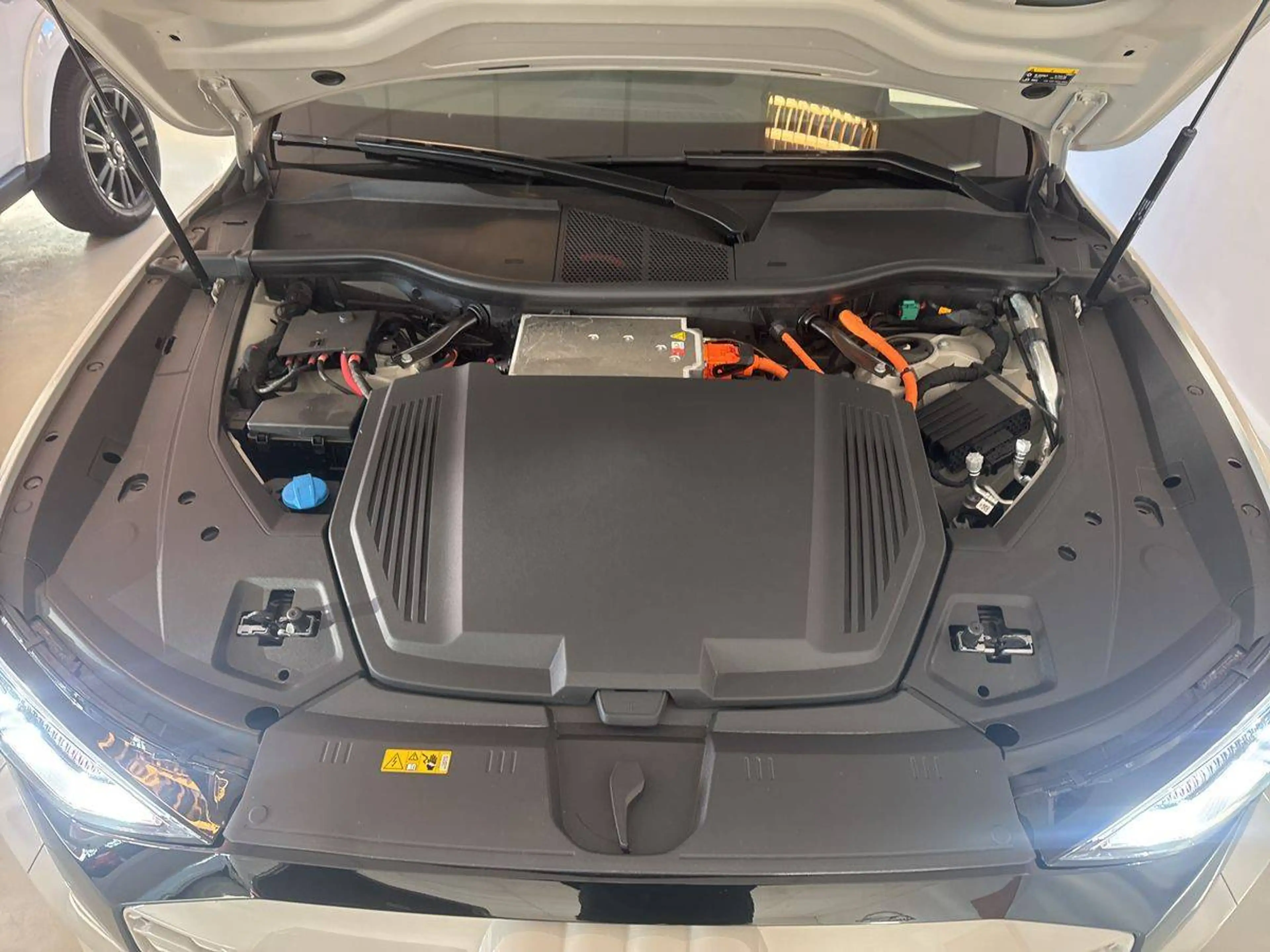 Audi Q8 e-tron 50 quattro advanced — photo 8