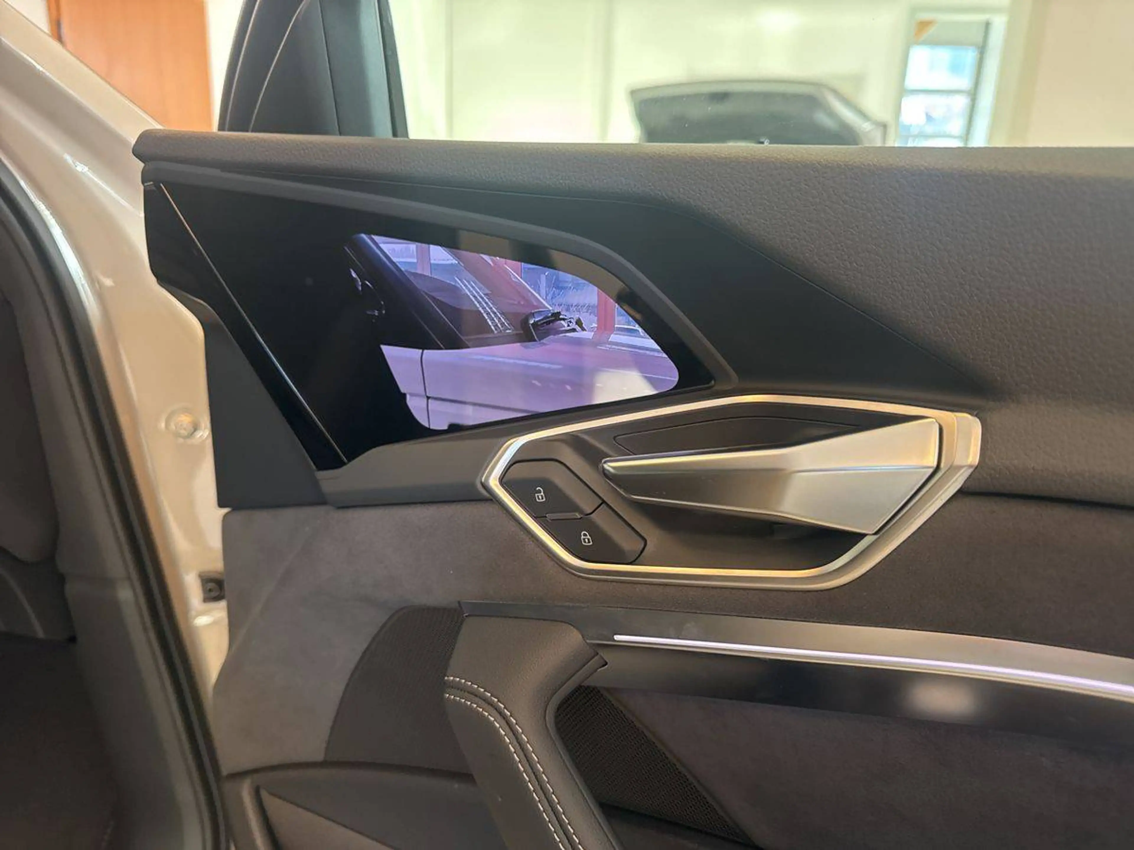 Audi Q8 e-tron 50 quattro advanced — photo 15