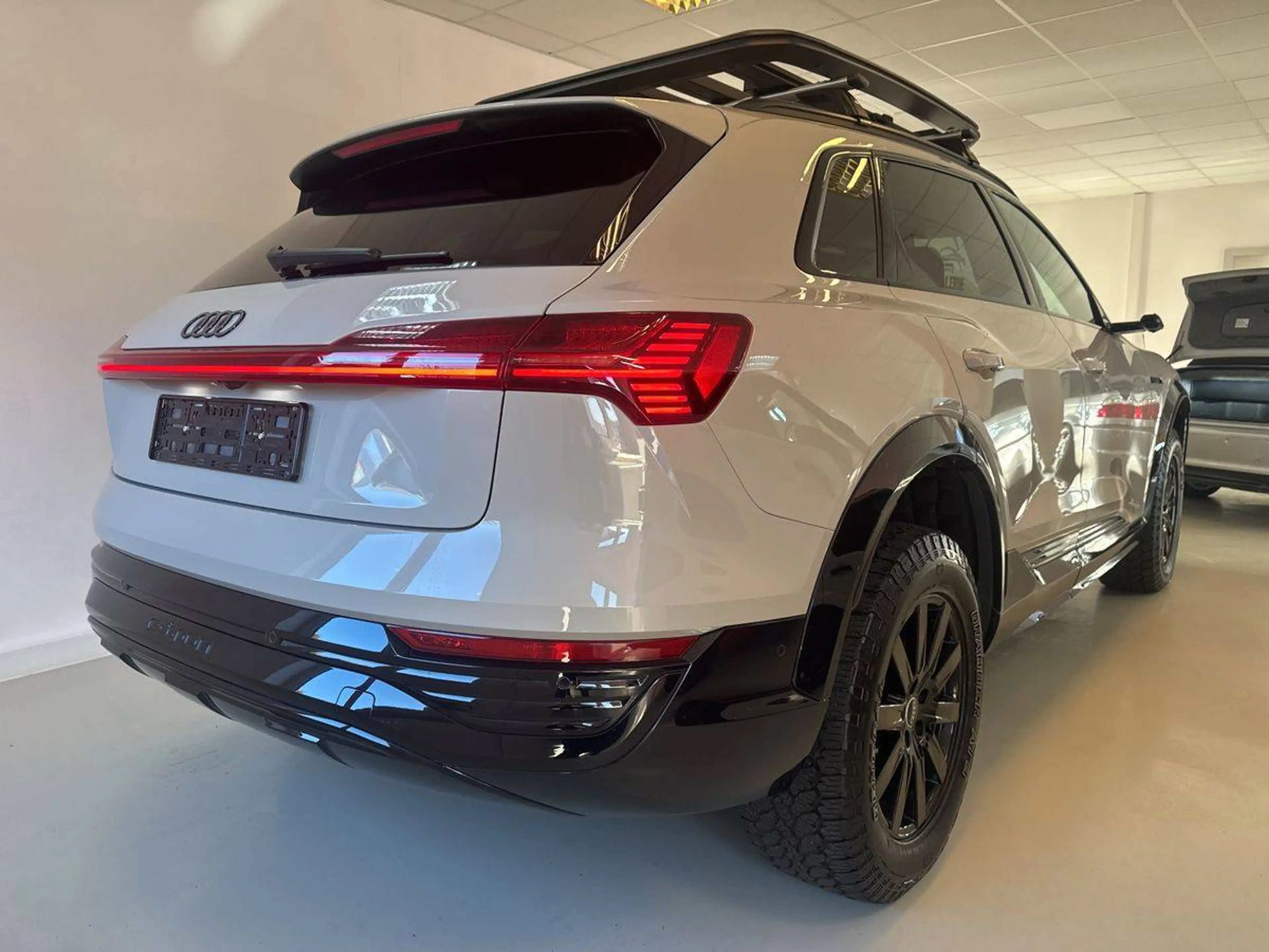 Audi Q8 e-tron 50 quattro advanced — photo 5