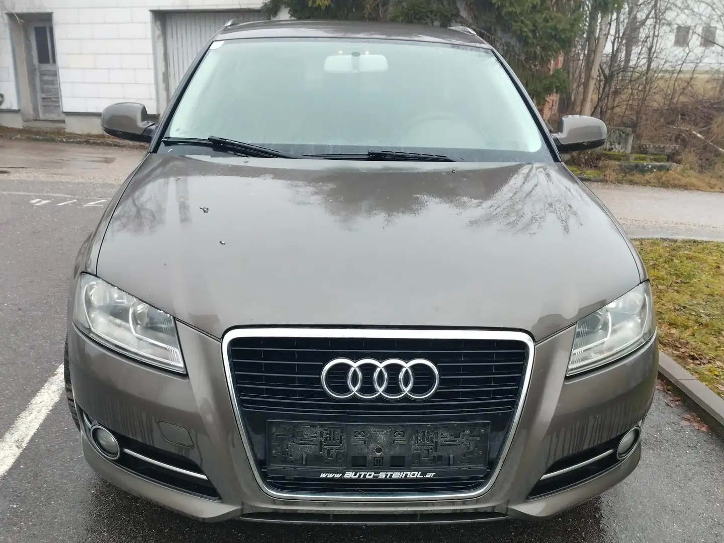 Audi A3 A3 SB Attraction 1,6 TDI DPF Attraction Grau - 1