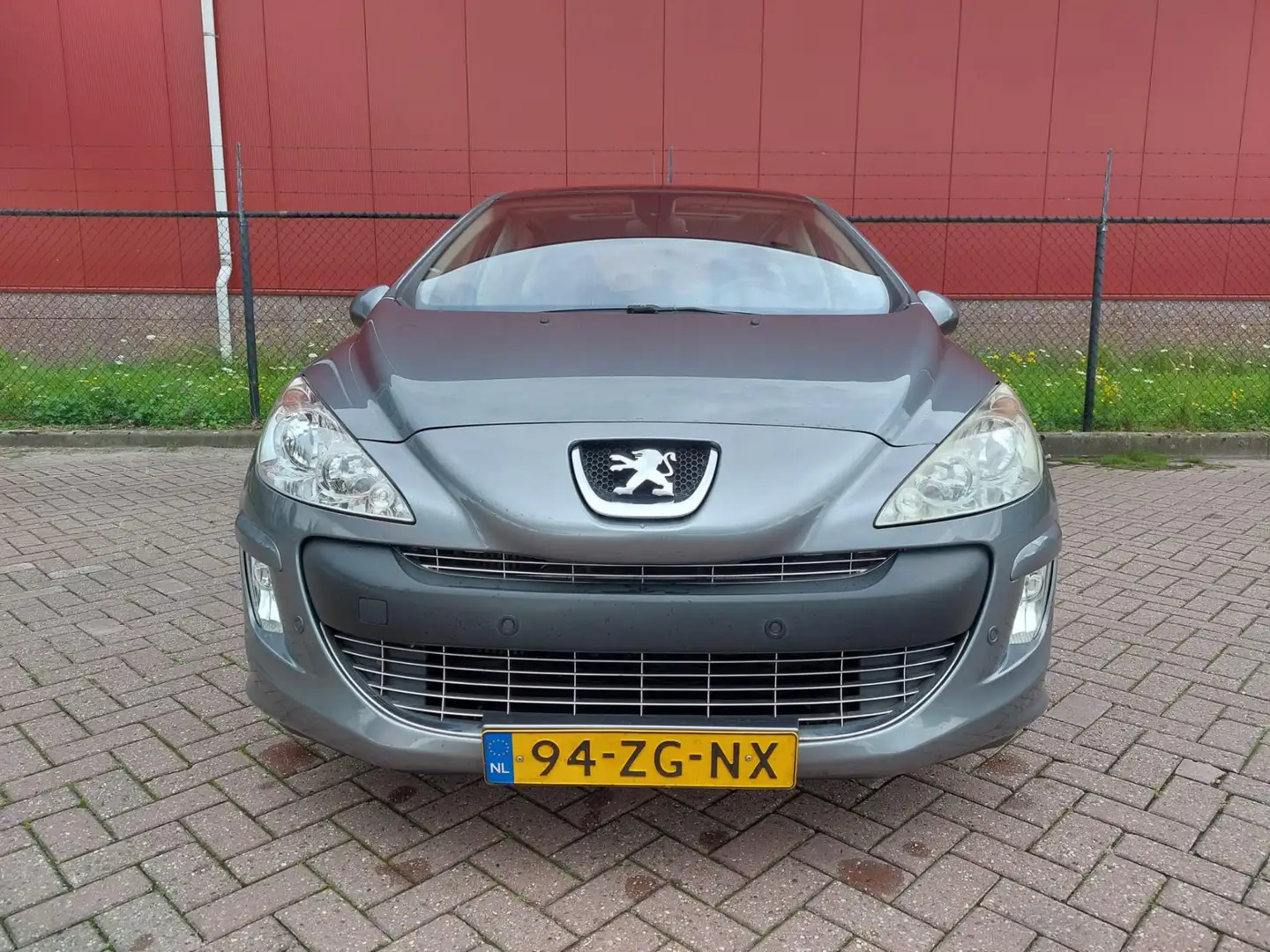 Peugeot 308 1.6 THP XT Gris - 2