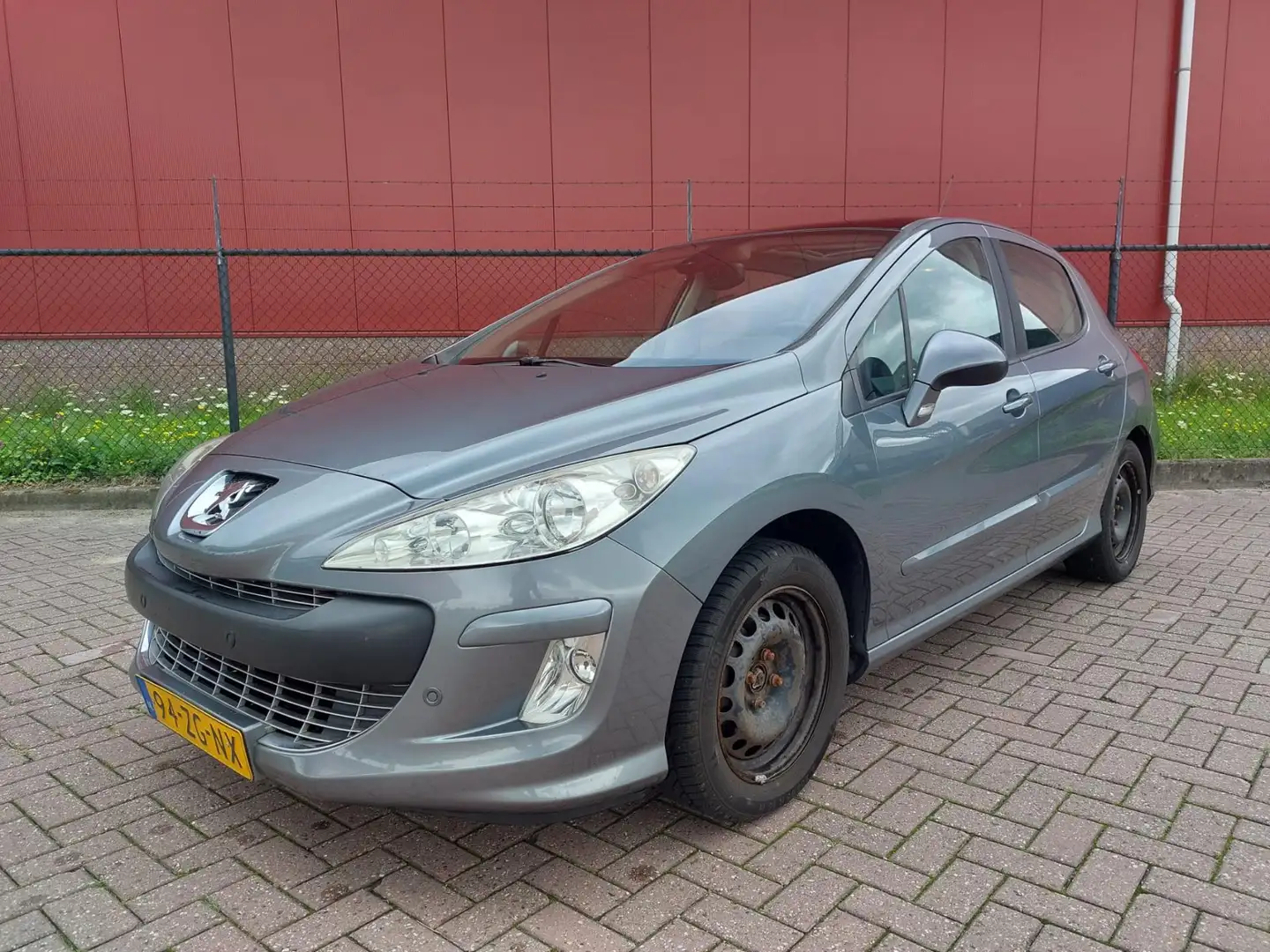 Peugeot 308 1.6 THP XT Gris - 1