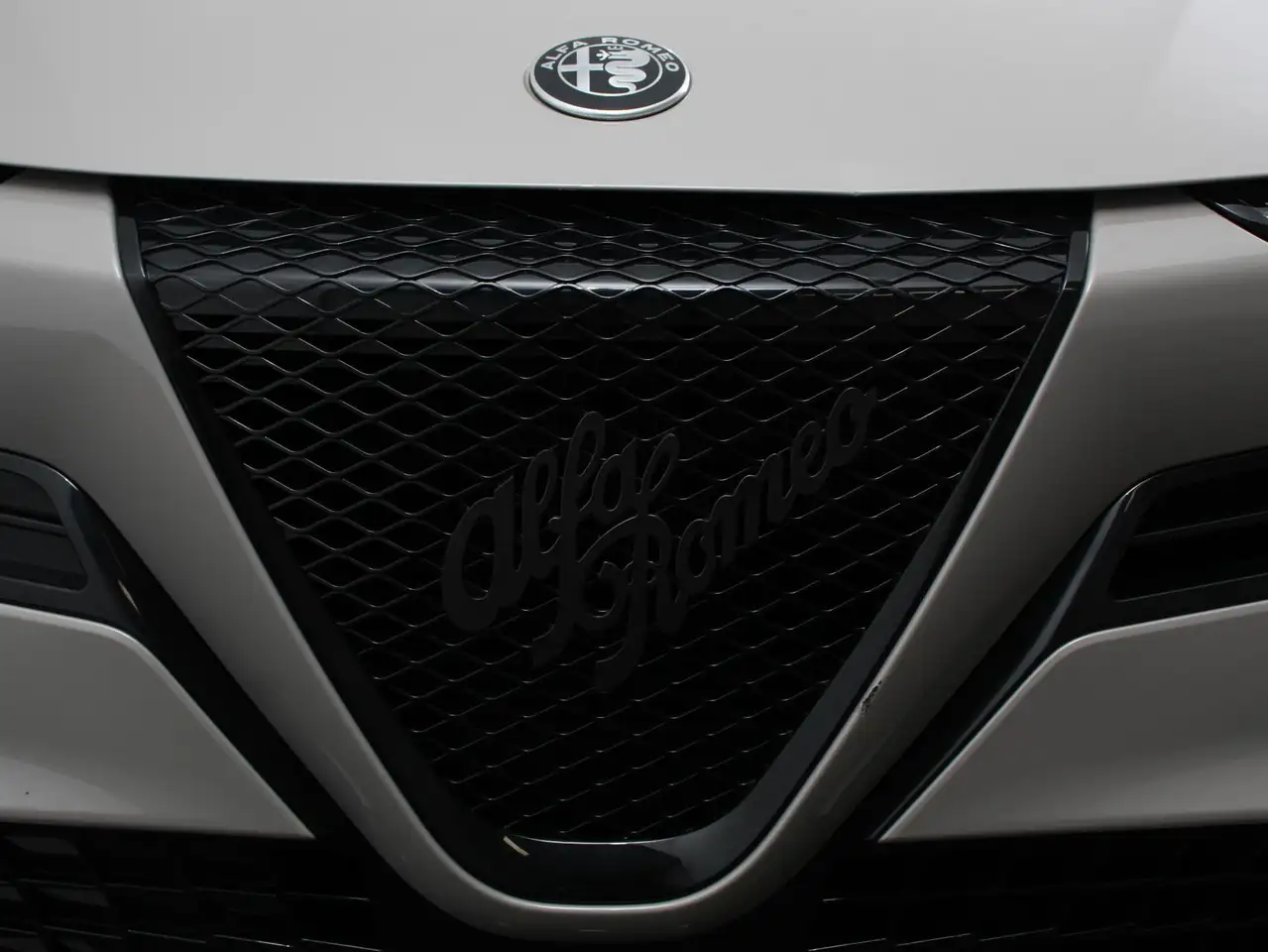 Alfa Romeo Junior 2025 — фото 12