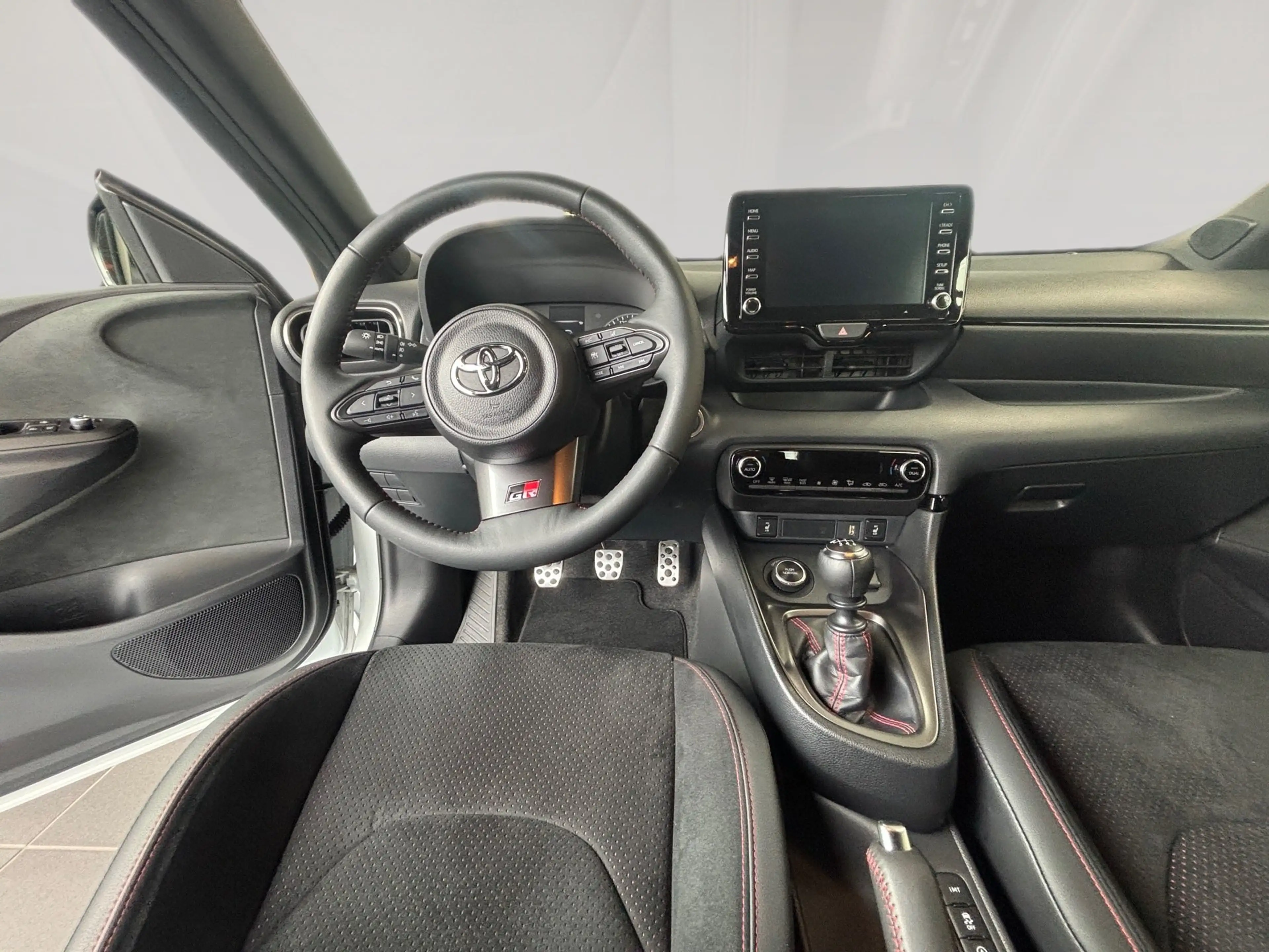 Toyota Yaris GR — photo 10