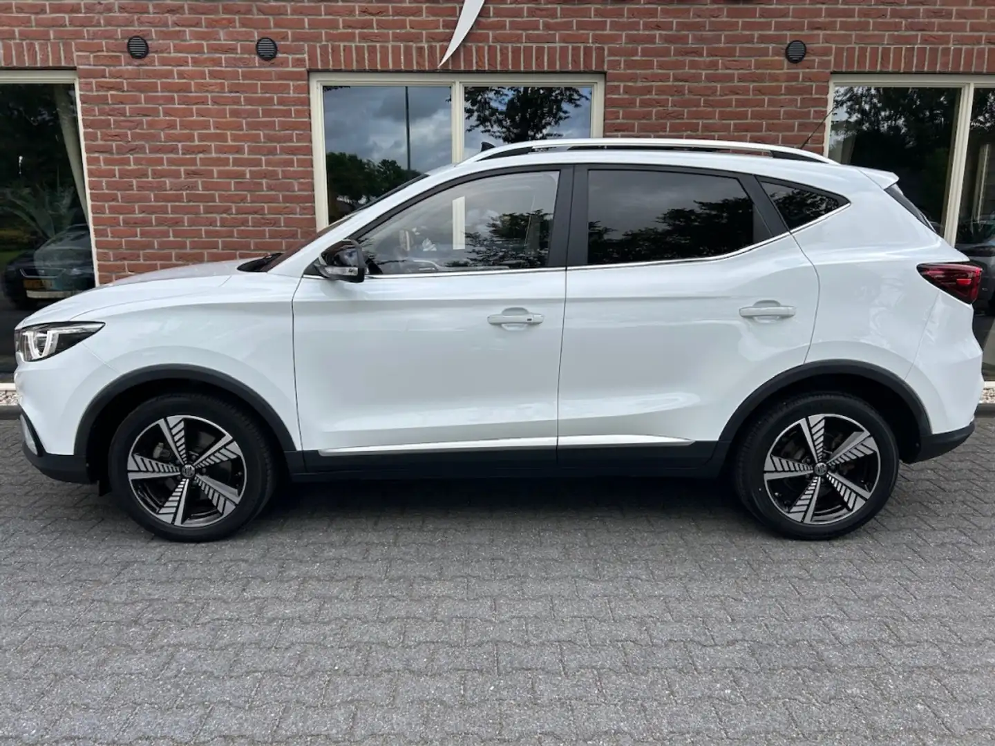 MG ZS MG EV Luxury 45 kWh PANODAK / LEER / STOELVERW. / Blanco - 2