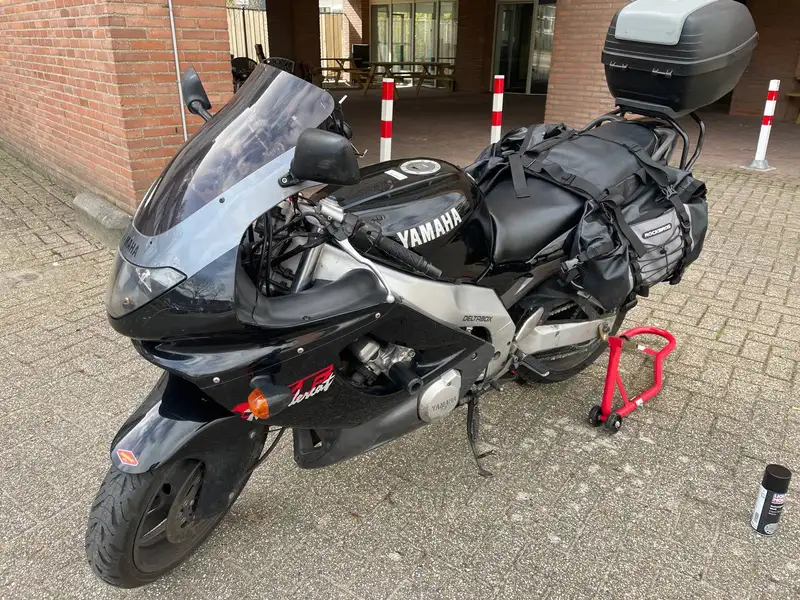 Yamaha YZF 600 - foto 4