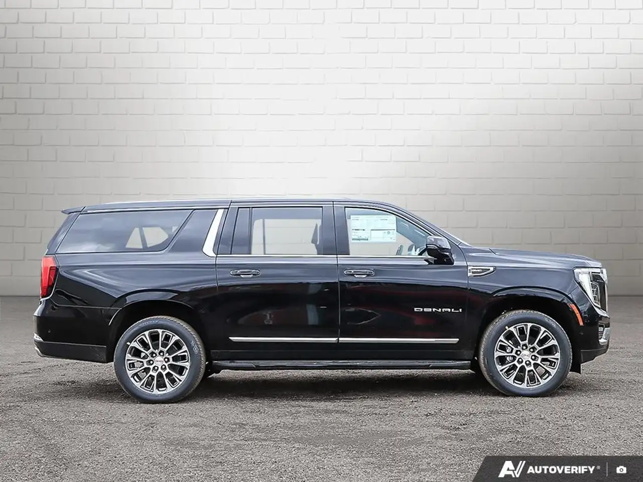 GMC Yukon снимка GMC Yukon
