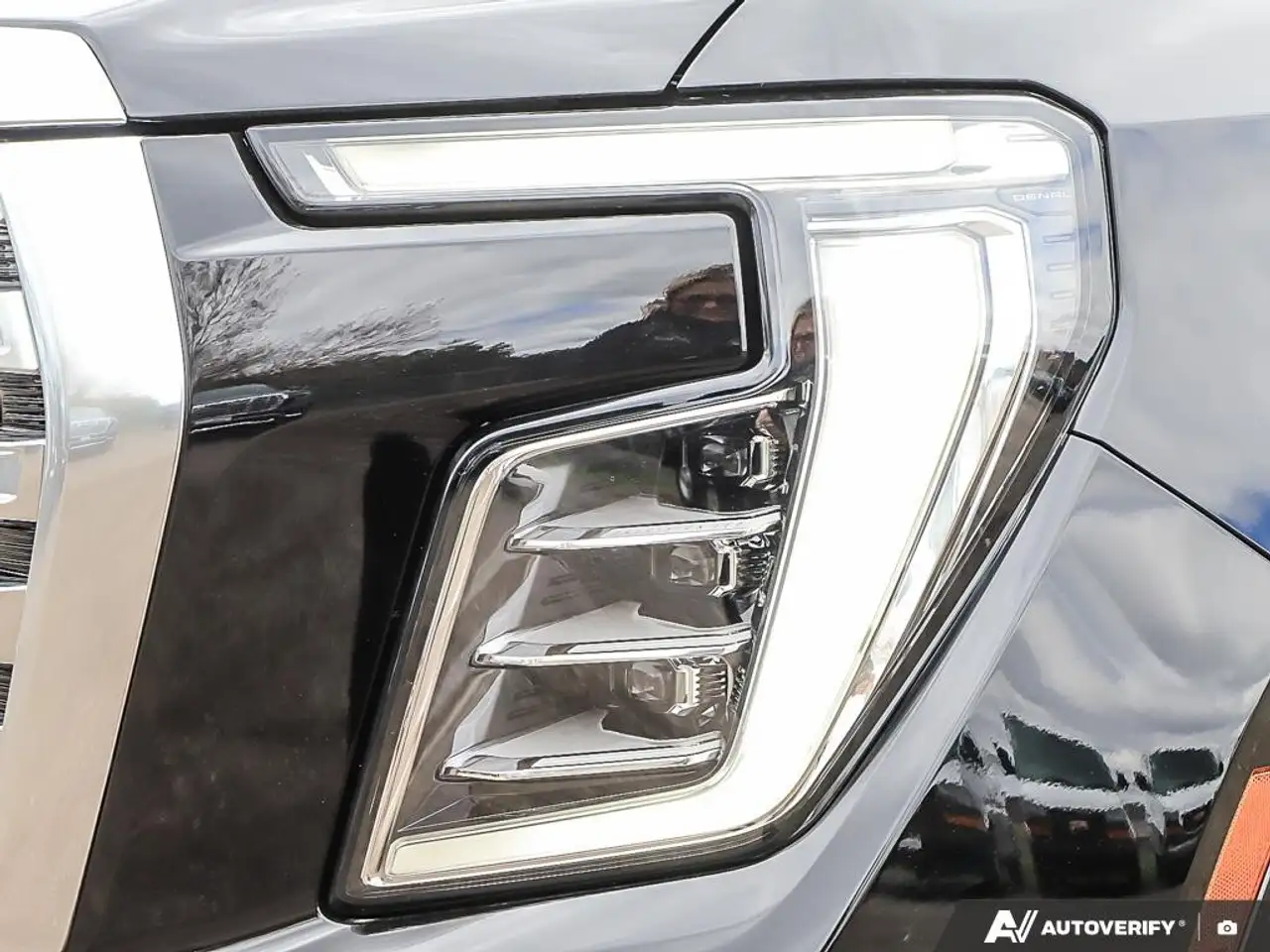 GMC Yukon снимка GMC Yukon