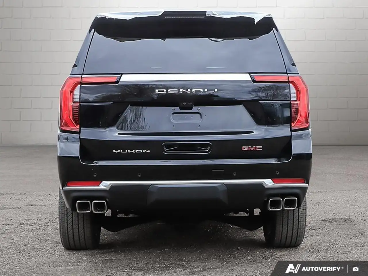 GMC Yukon снимка GMC Yukon