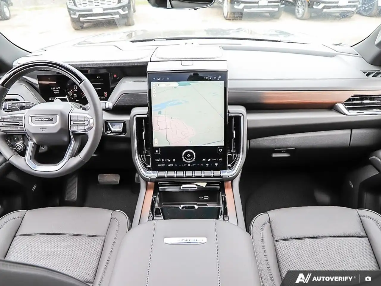 GMC Yukon снимка GMC Yukon