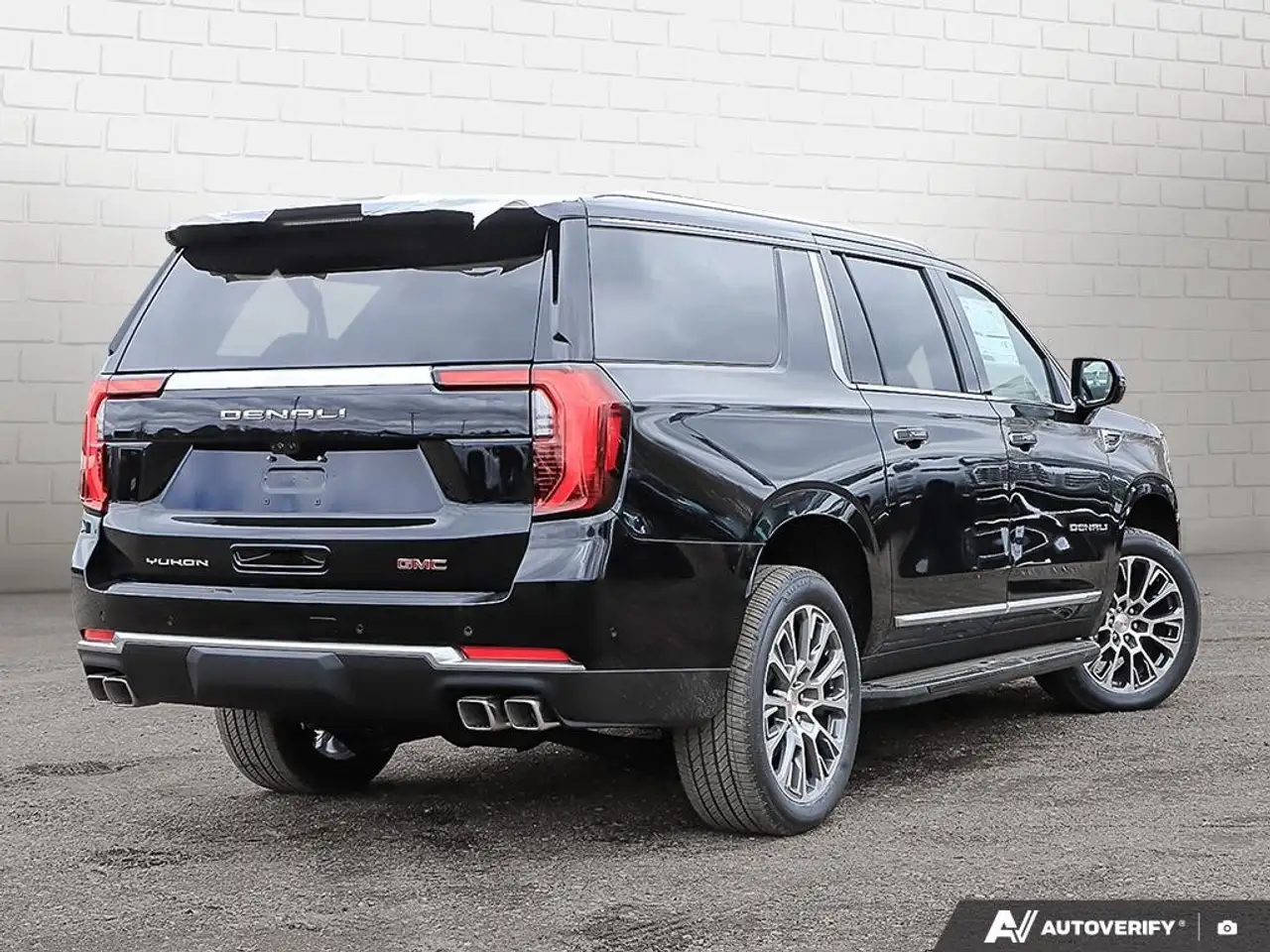 GMC Yukon снимка GMC Yukon