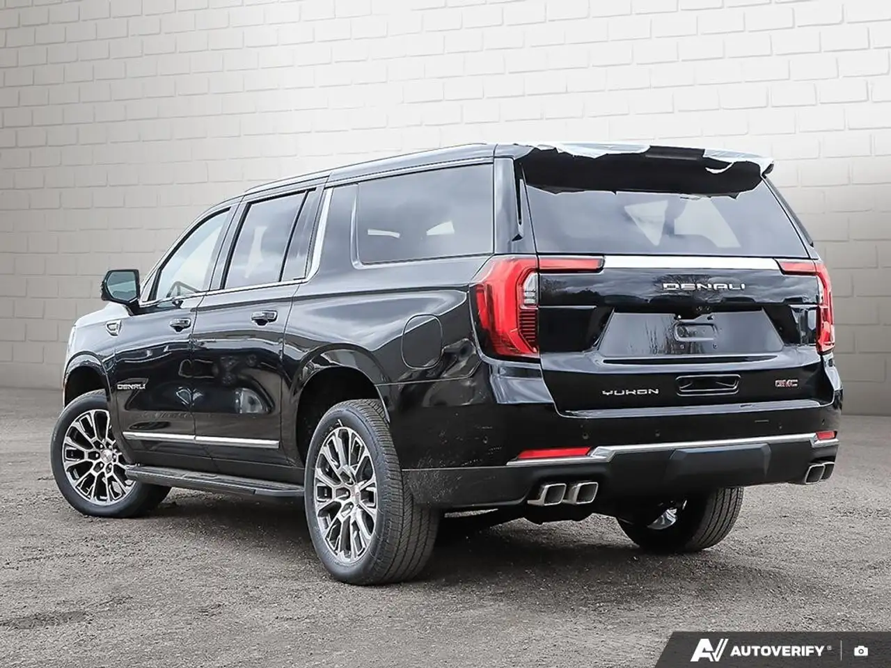 GMC Yukon снимка GMC Yukon