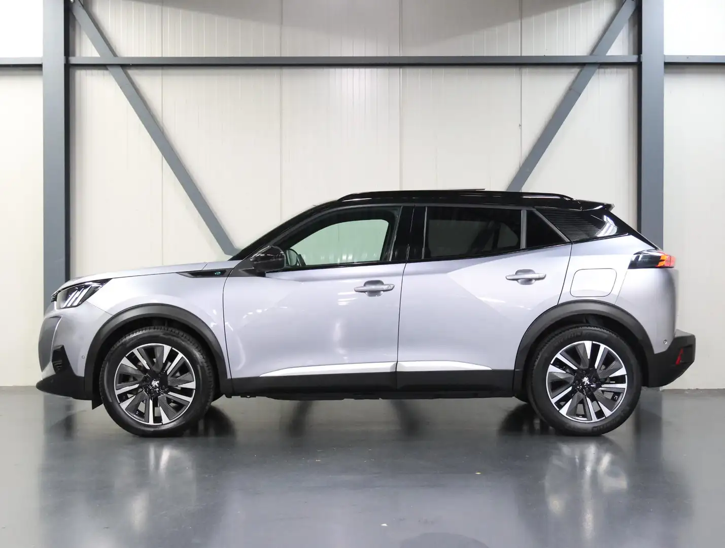 Peugeot e-2008 GT 50kWh 136PK | 1ste eigenaar | 3 FASE | AppleCar Gris - 2