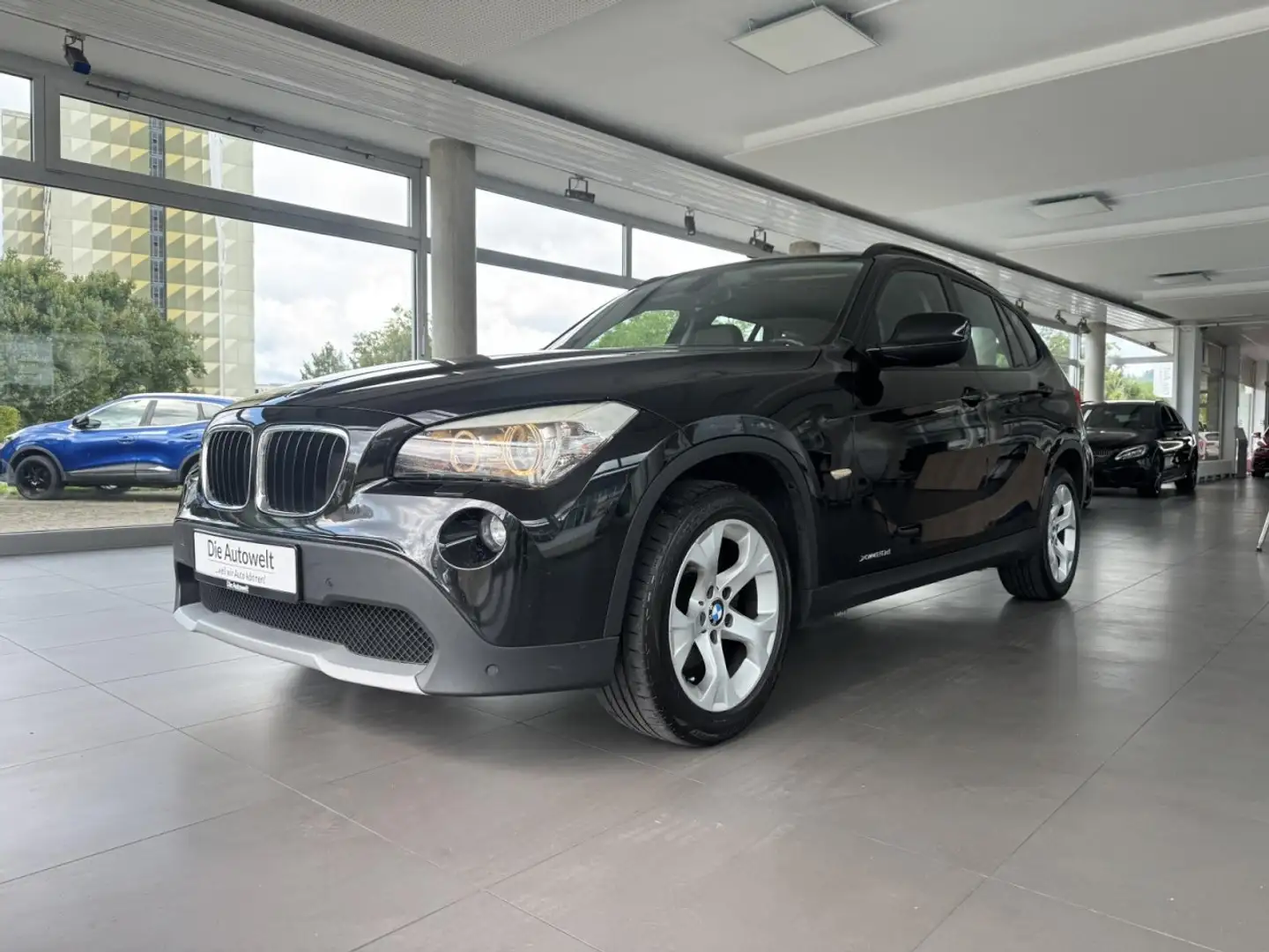 BMW X1 20 d xDrive NAVI LEDER PDC KLIMAAUT XENON ZV Schwarz - 2