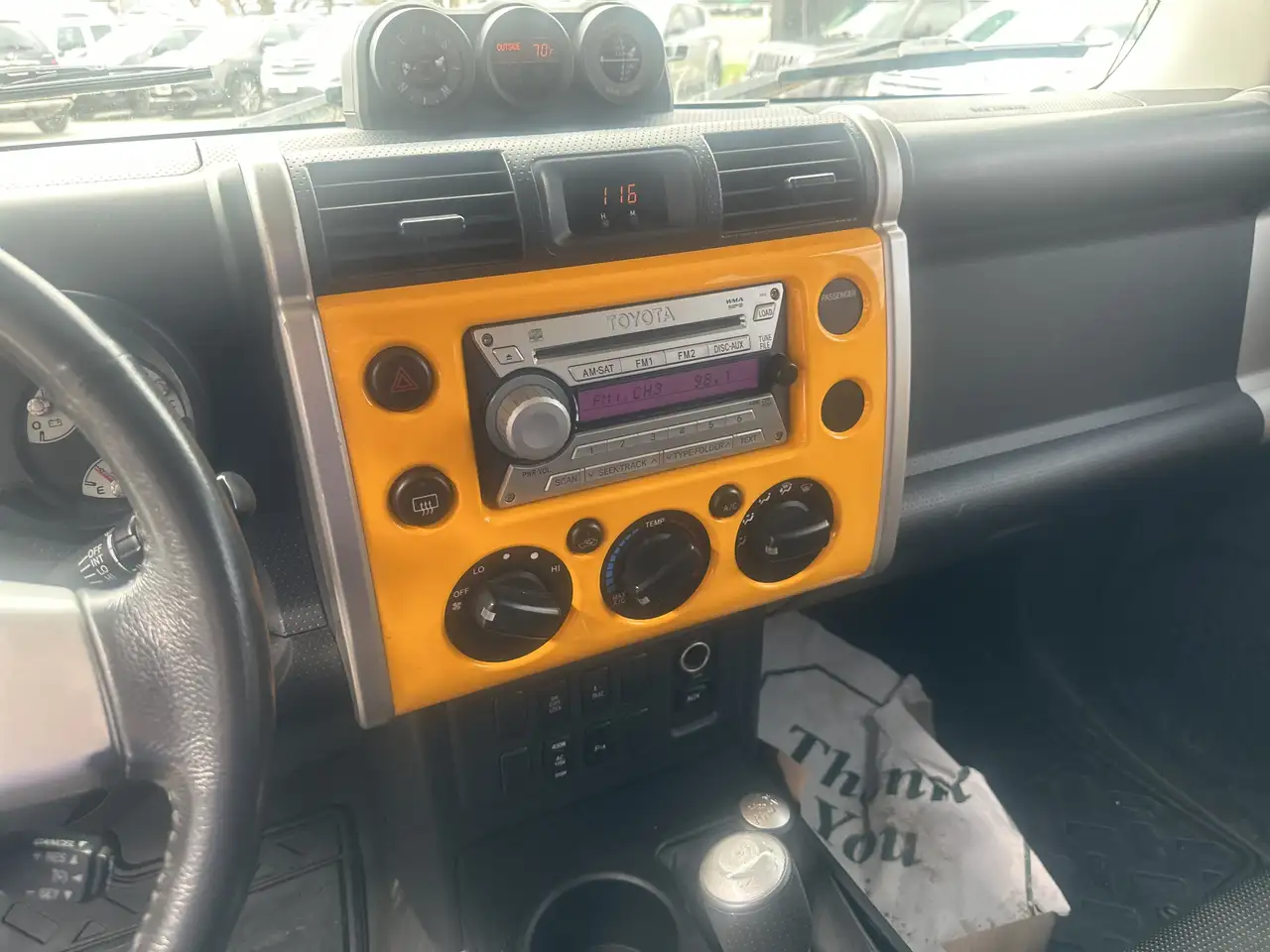 Toyota FJ Cruiser снимка Toyota FJ Cruiser