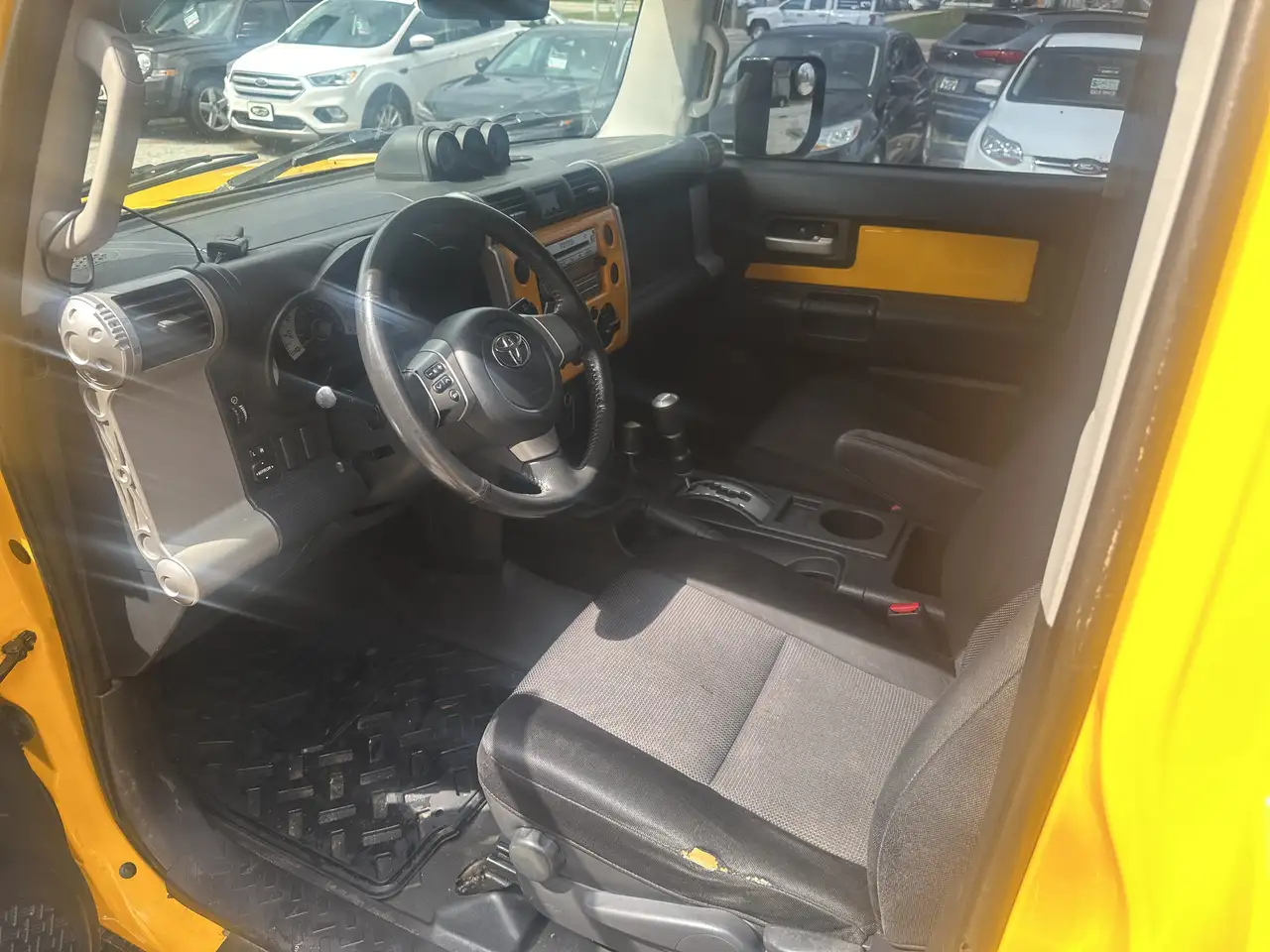 Toyota FJ Cruiser снимка Toyota FJ Cruiser