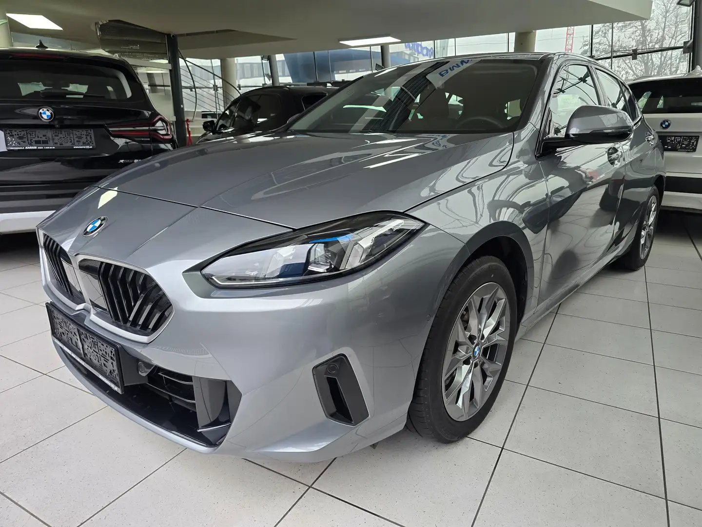 BMW 120 i Aut. Neues Modell F70 -Anhängerkupplung Grau - 1