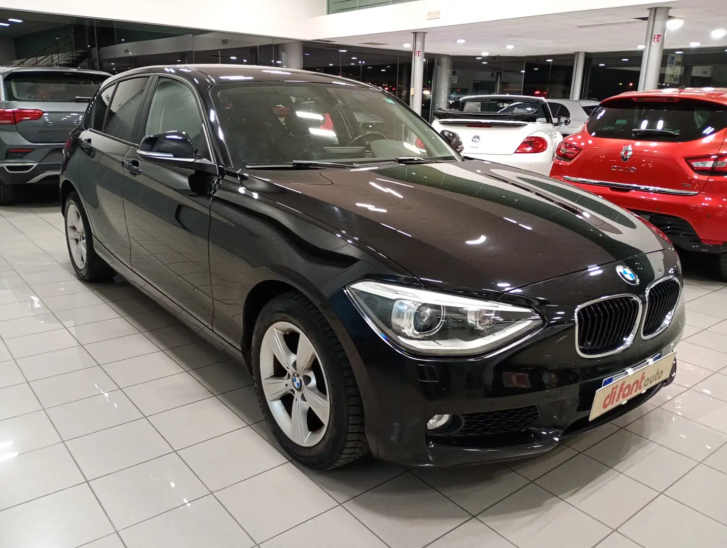 BMW 118 Serie 1 F/20-21 2011 118d 5p Schwarz - 1