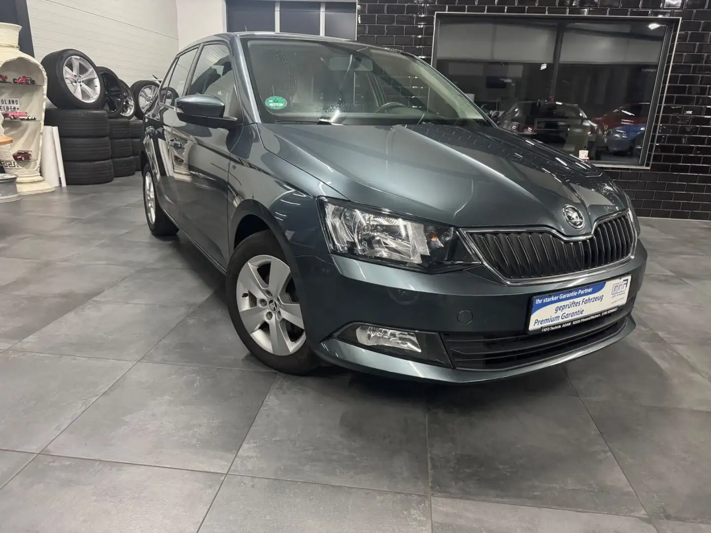 Skoda Fabia Ambition Grau - 1