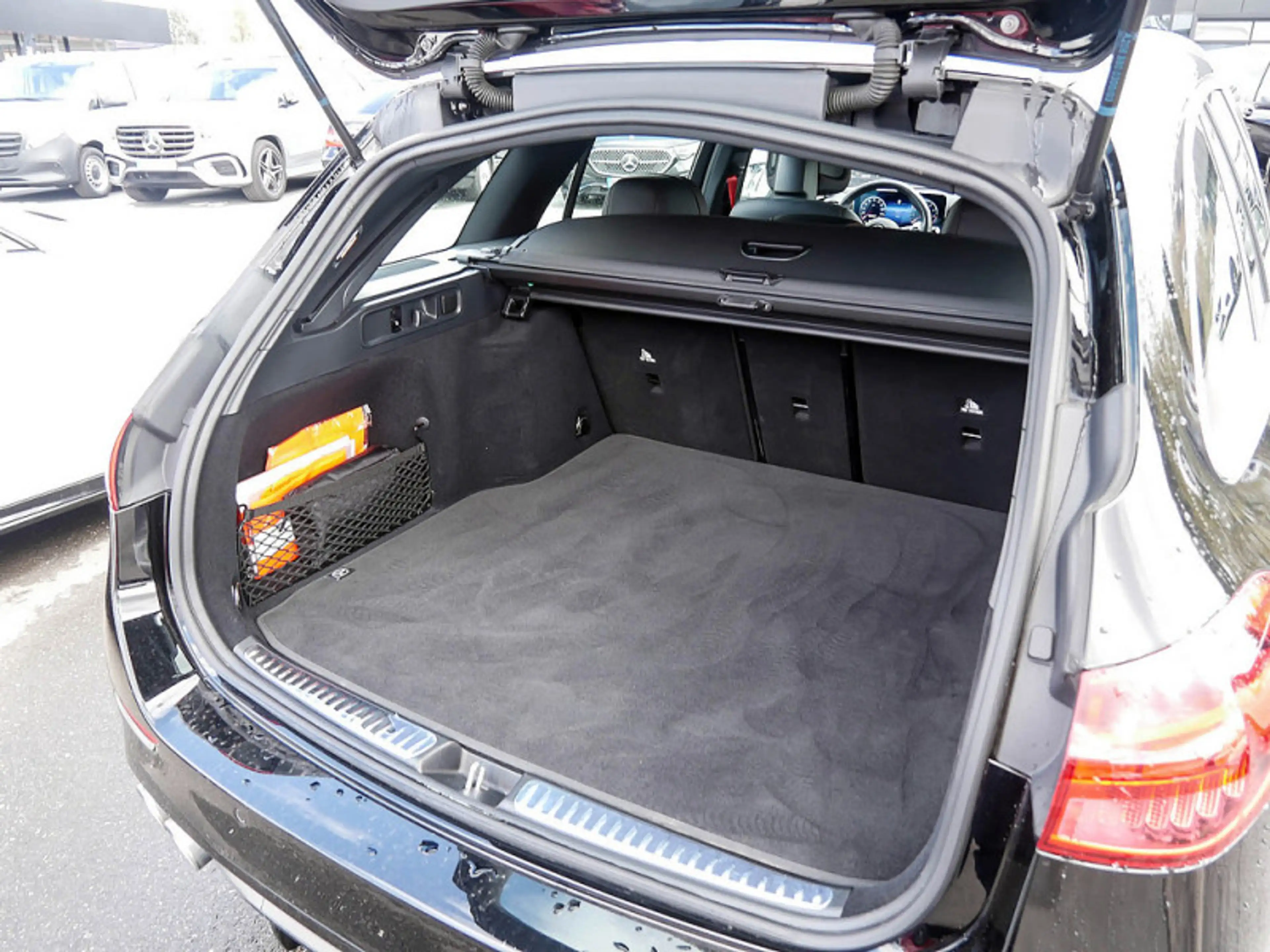 Mercedes-Benz C 43 AMG C 43 T AMG 4M AMG 360 AHK DISTR KAMERA PANO SPUR — photo 12