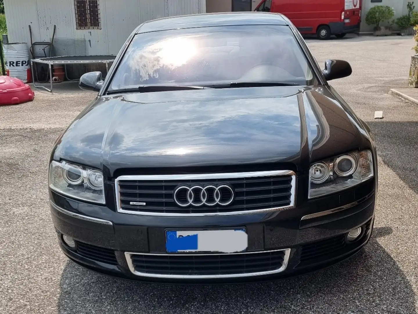 Audi A8 4.2 quattro - 1