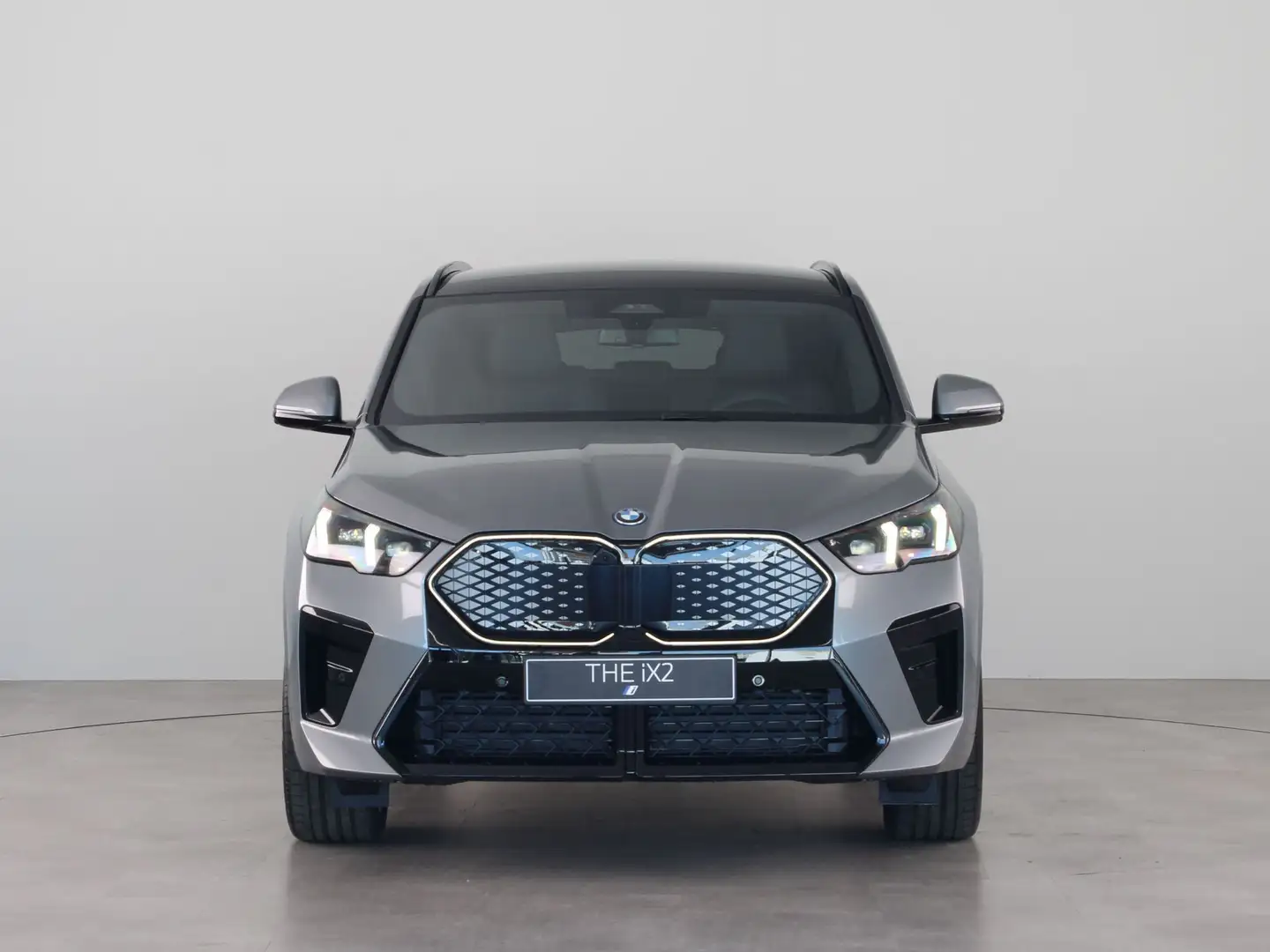 BMW iX2 eDrive20 67 kWh M Sport Edition Grijs - 2