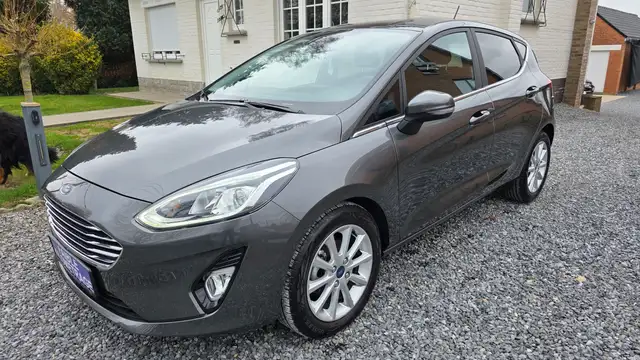 Ford Fiesta **1.1ESS*75CH*TITANIUM*CLIM*JANTES*GARANTIE 12 MOIS**