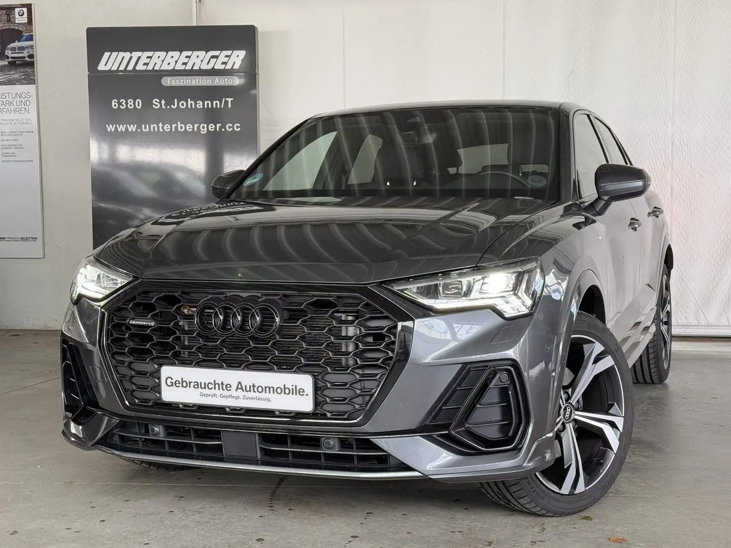 Audi Q3 Sportback 40 TFSI / quattro / S line / 8 Fach bere Grau - 1