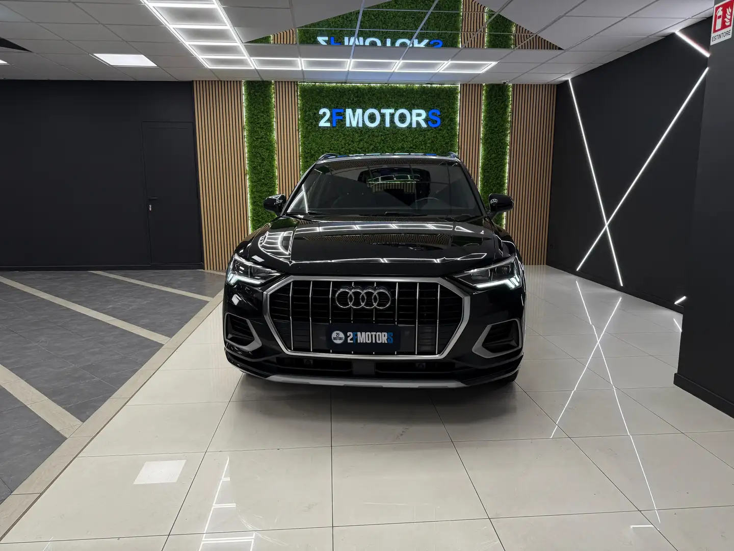 Audi Q3 2.0 tdi Business s-tronic Nero - 2