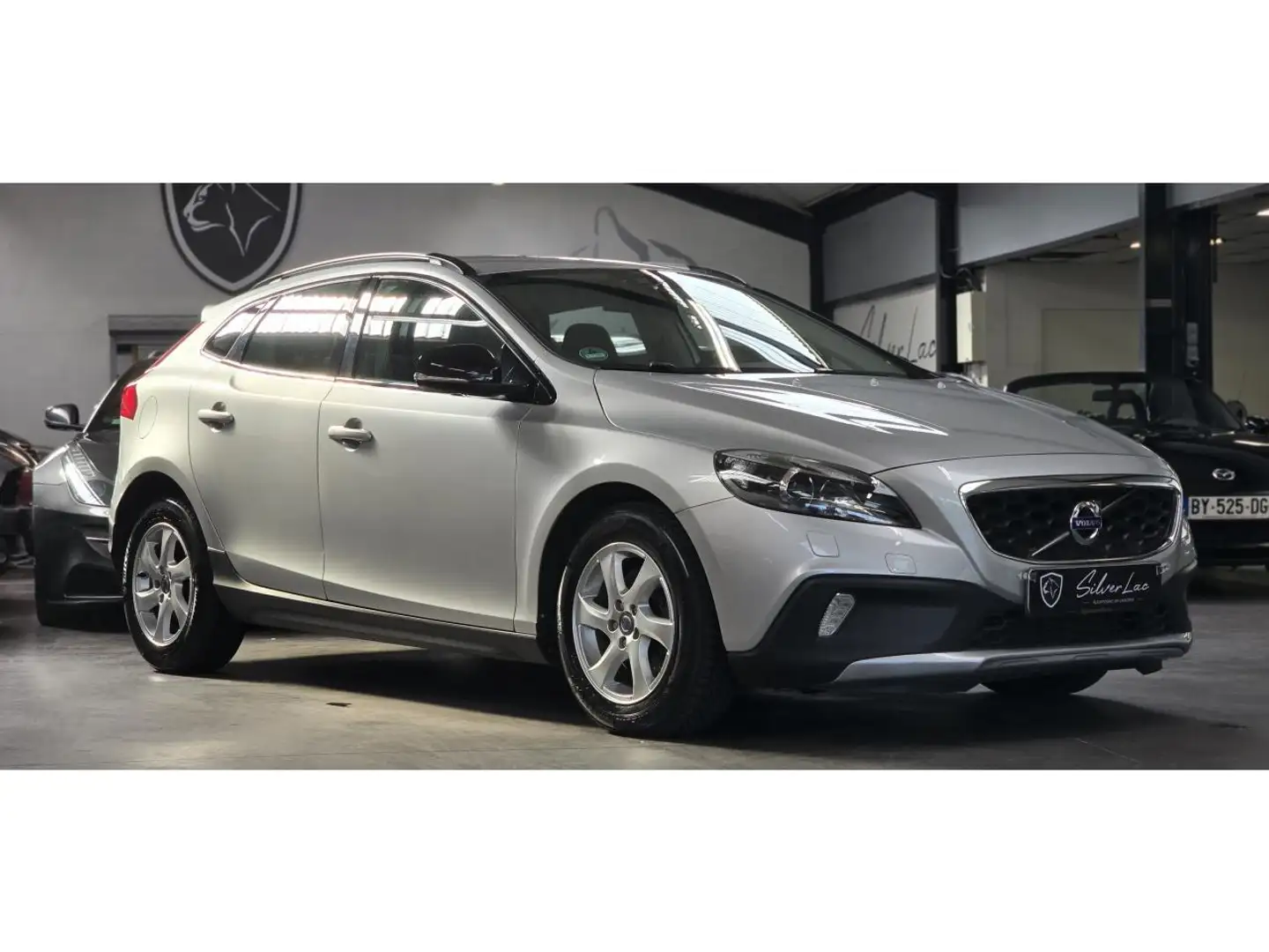 Volvo V40 T4 1.6 TURBO 180 SUMMUM BVA / 1 ERE MAIN / HISTORIQUE COMPLET / FAIBLE KILOMETRAGE Gris - 2