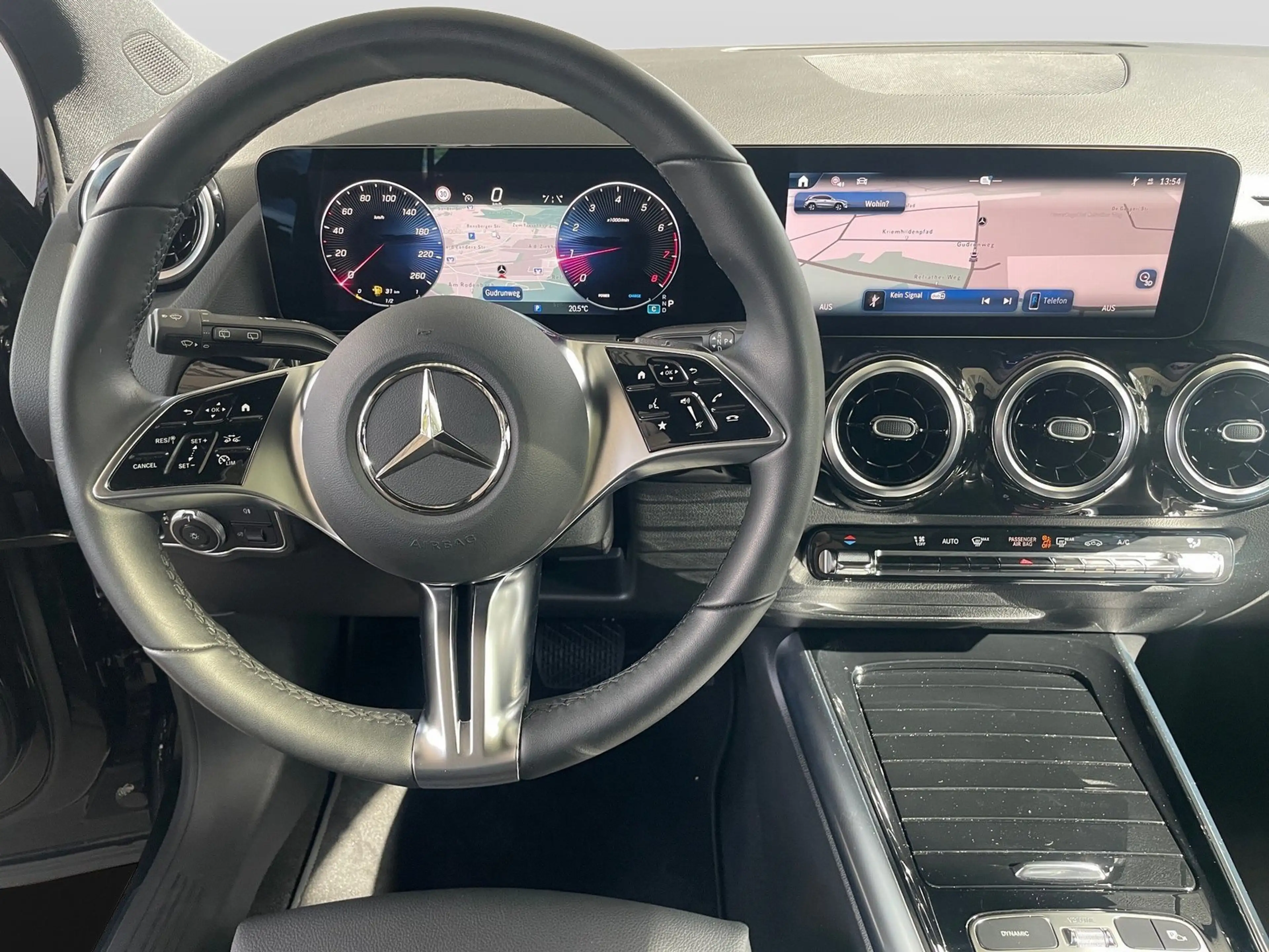 Mercedes-Benz GLA 180 Progressive Line Advanced — photo 14