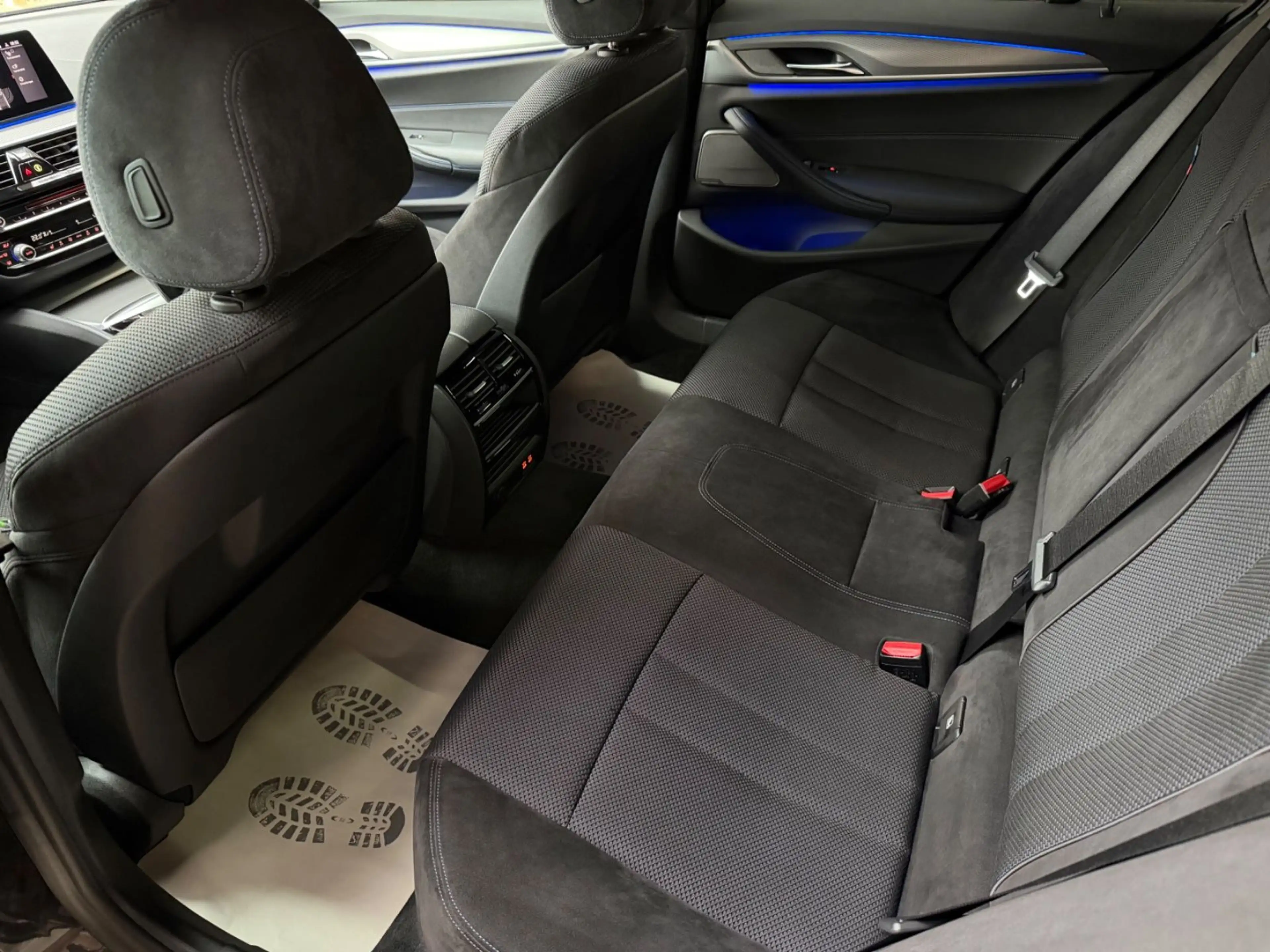 BMW 530 d xDrive Touring M Sport ACC/AHK/LiveCockpit — photo 8