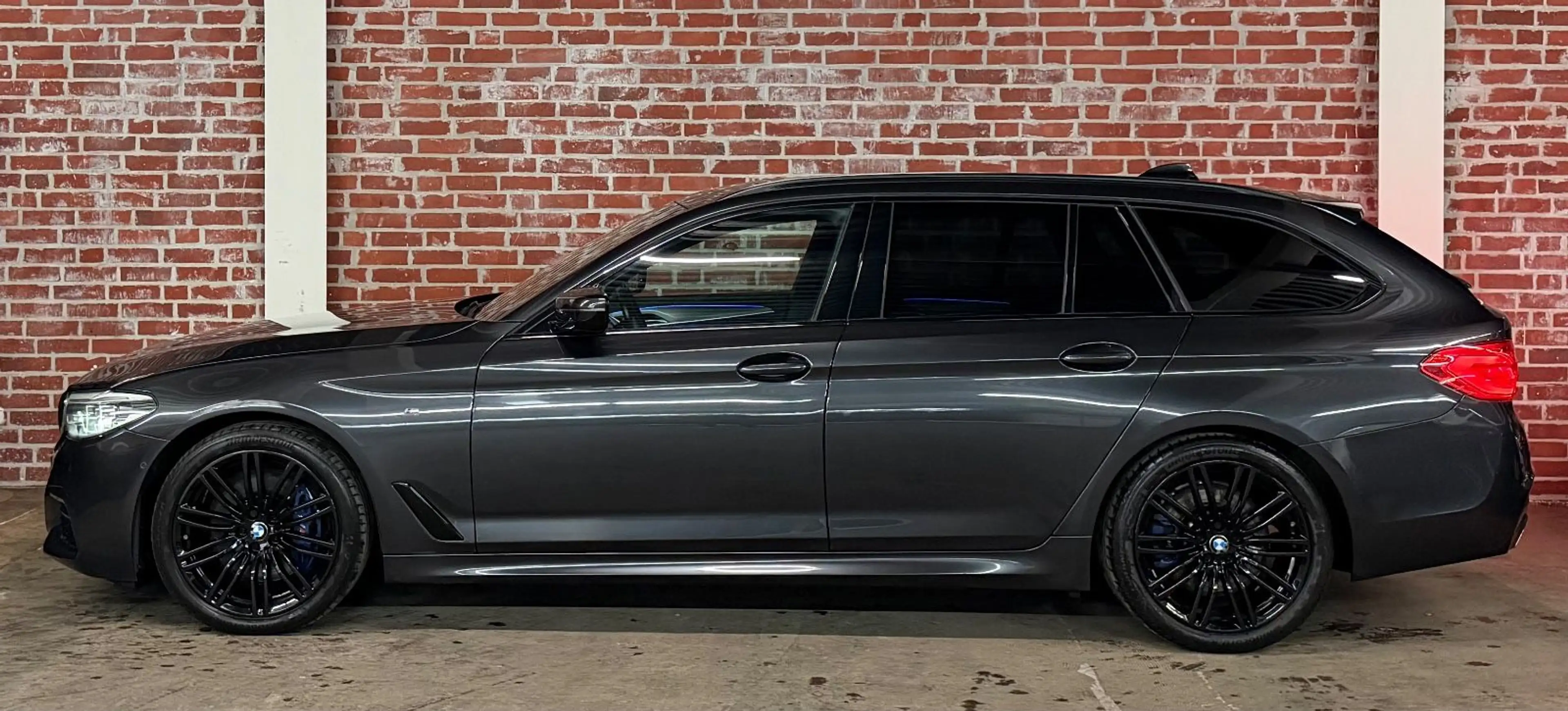 BMW 530 d xDrive Touring M Sport ACC/AHK/LiveCockpit — photo 2