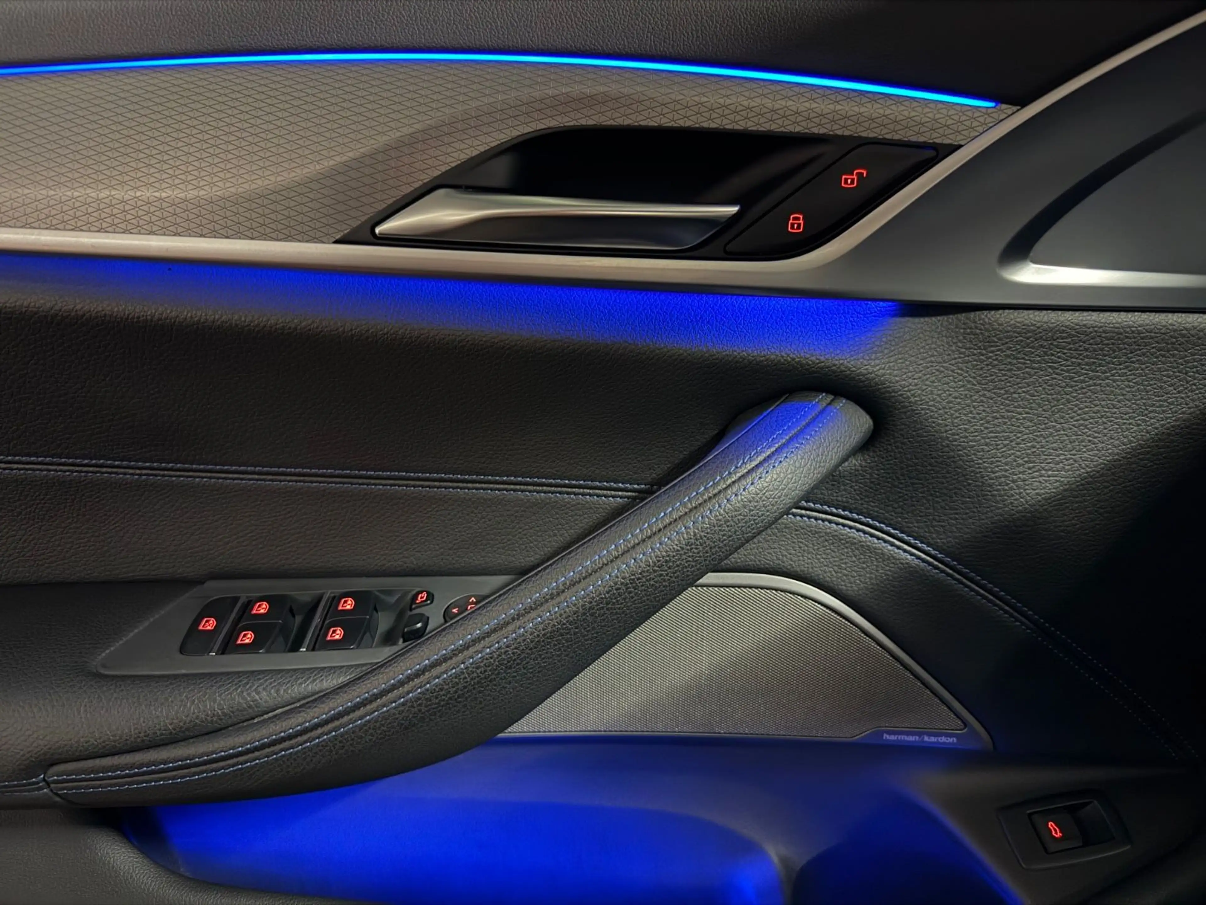 BMW 530 d xDrive Touring M Sport ACC/AHK/LiveCockpit — photo 18