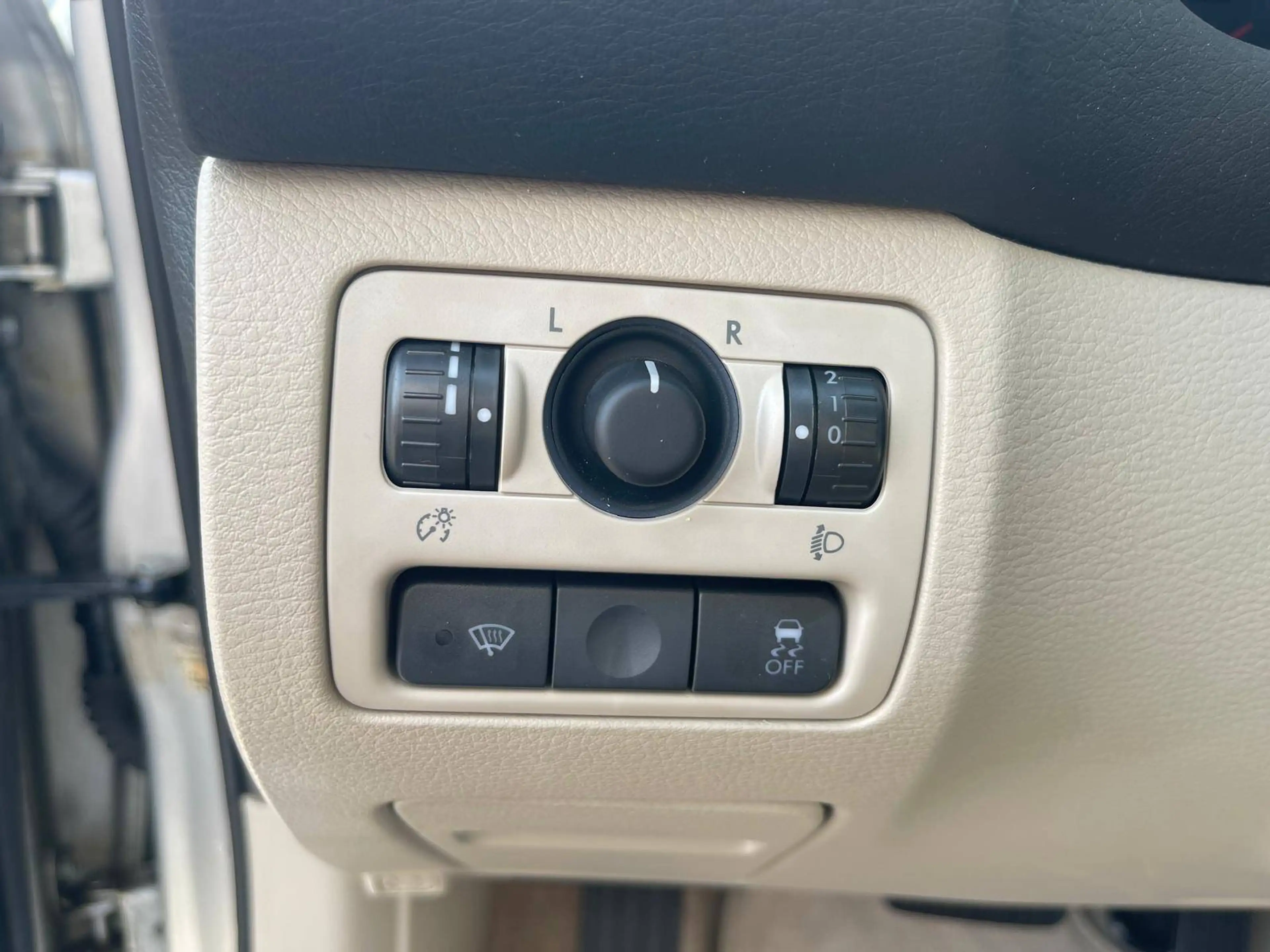 Subaru Legacy Legacy Kombi 3.0 4WD — photo 12