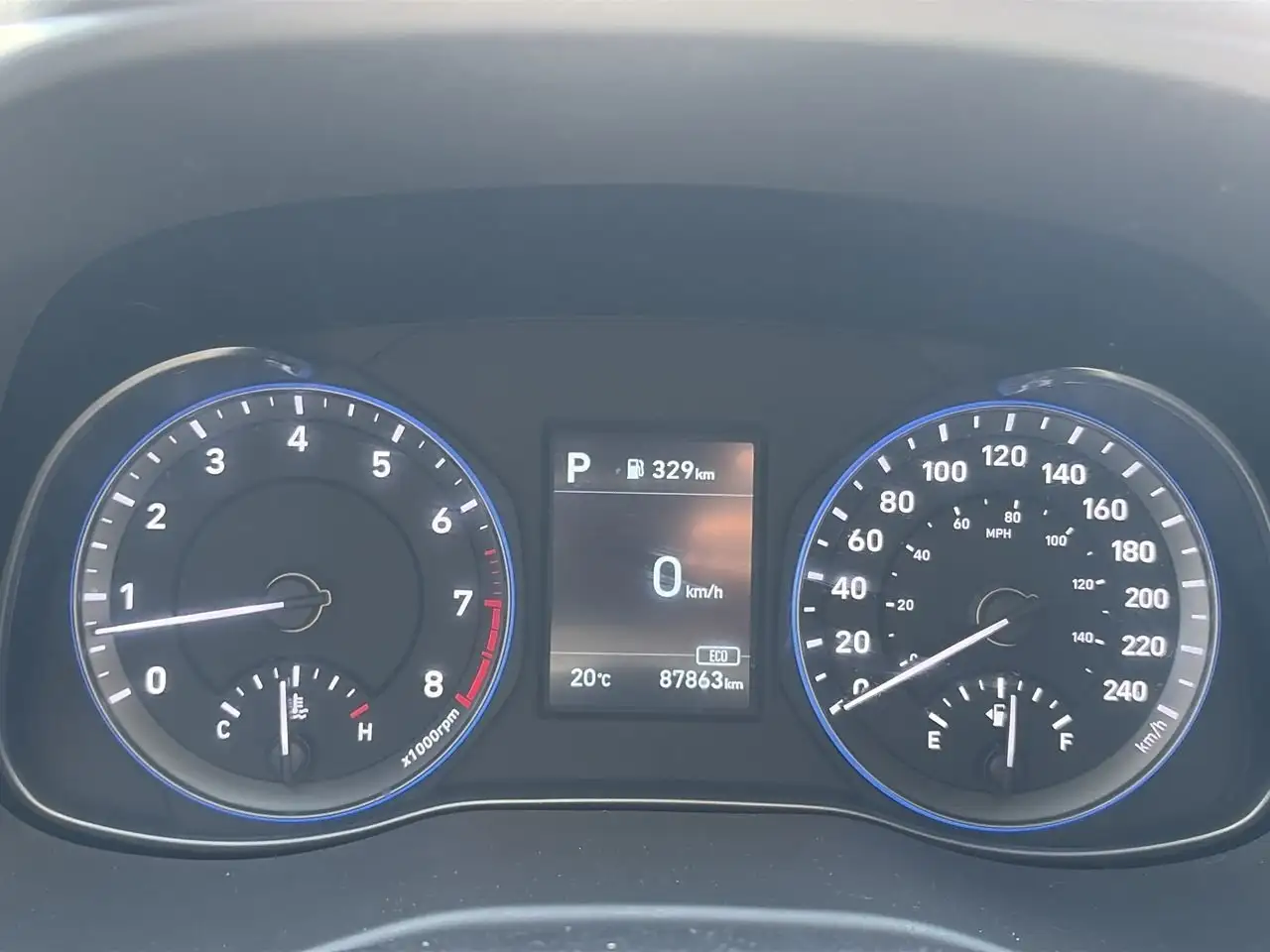 Hyundai KONA снимка Hyundai KONA