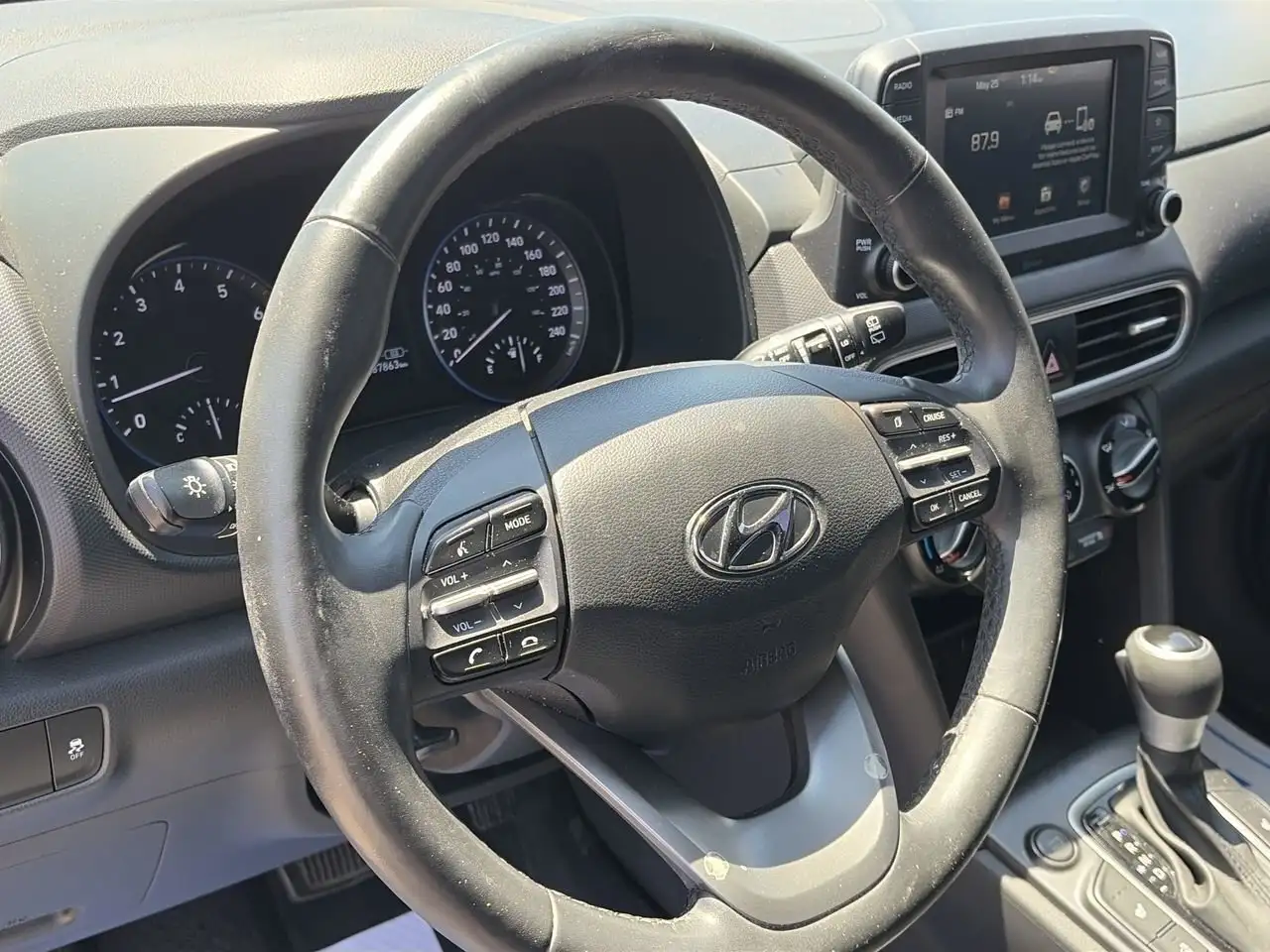Hyundai KONA снимка Hyundai KONA