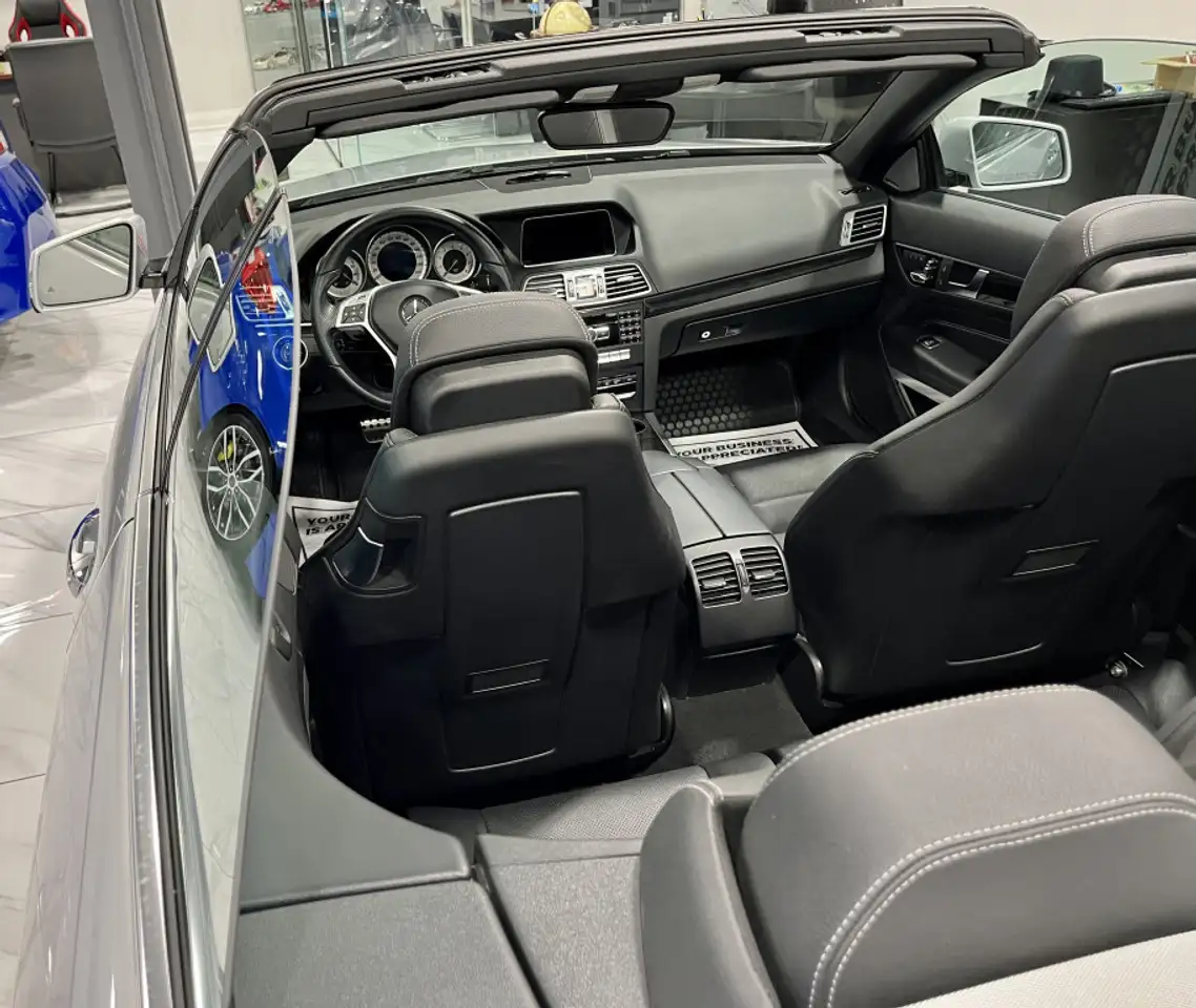 Mercedes-Benz E-Class снимка Mercedes-Benz E-Class