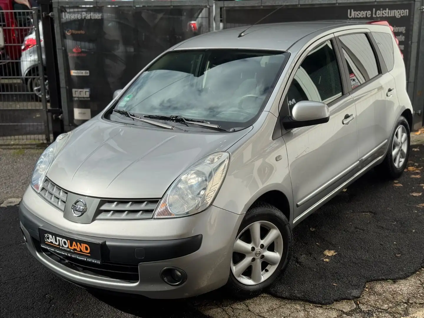 Nissan Note Acenta 1.6l*AUTOMATIK*NUR 47Tkm*KLIMAAUTOM Silber - 2