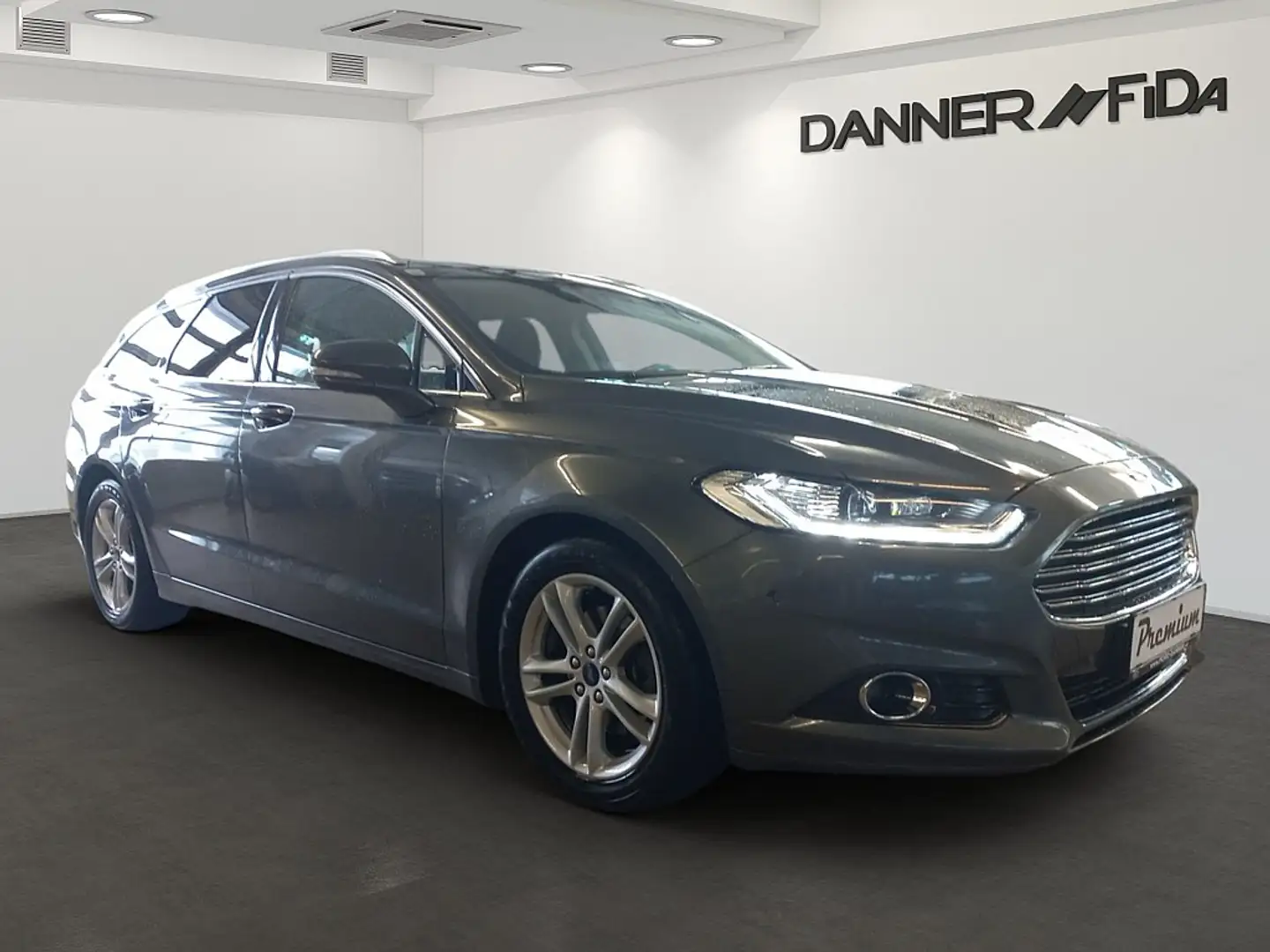 Ford Mondeo Traveller Titanium 2,0 TDCi Start/Stop SOFORT V... Grau - 2