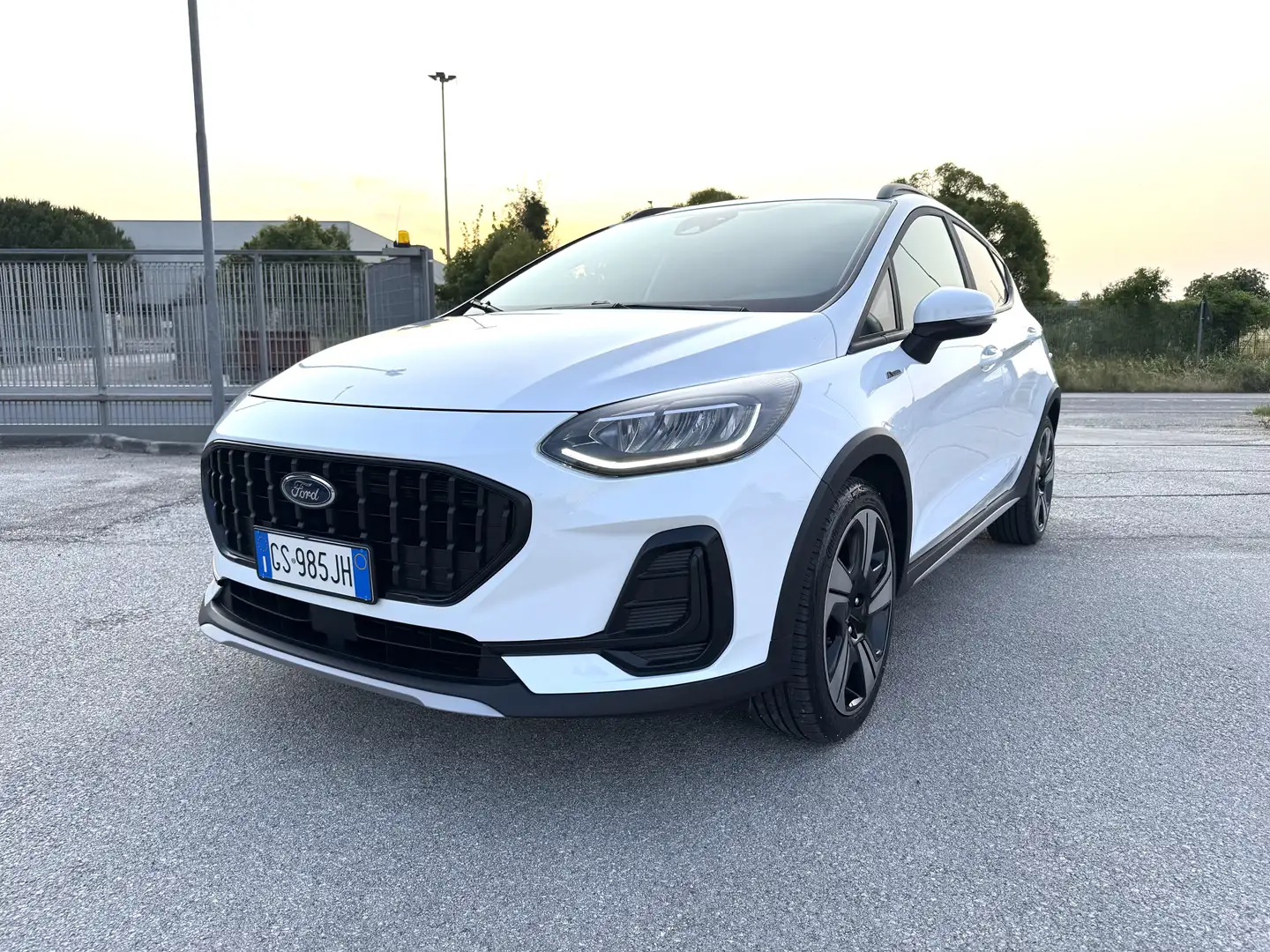Ford Fiesta Active 1.0 ecoboost h 125cv Bianco - 2