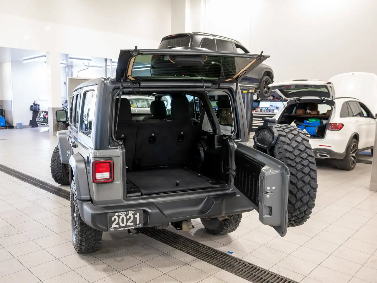 Jeep Wrangler снимка Jeep Wrangler