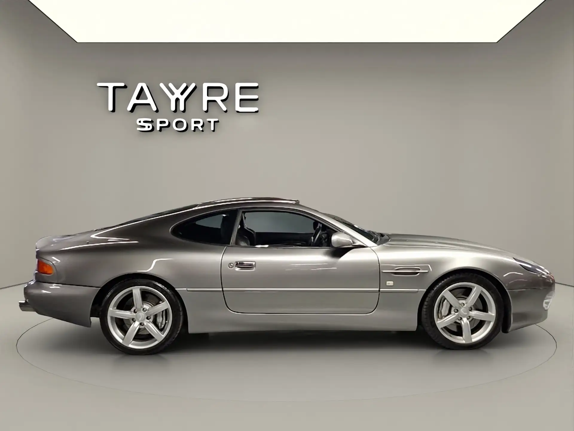 애스턴마틴 DB7 Coupe 2003 실버 사진 8