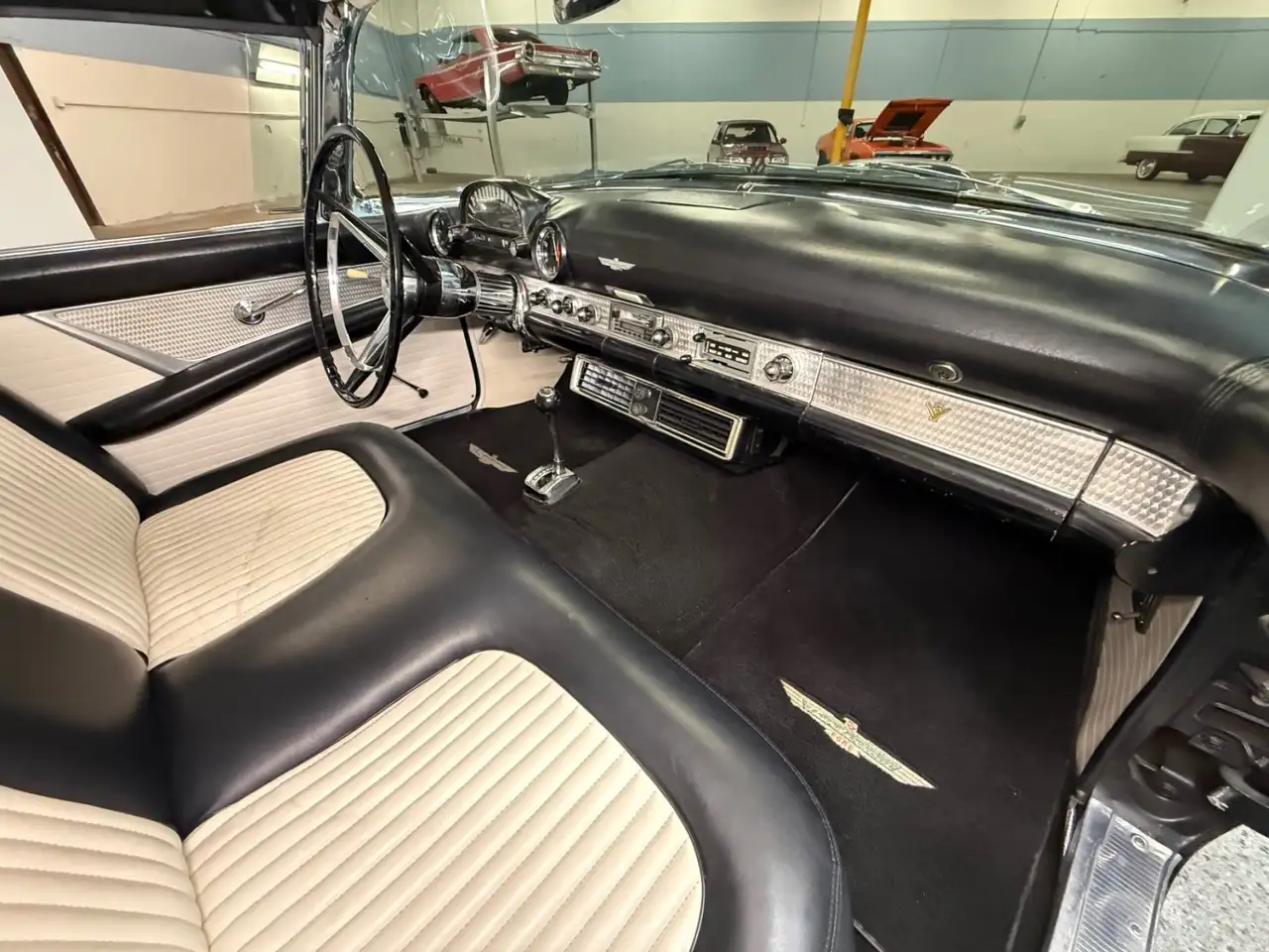 Ford Thunderbird Base, foto 10