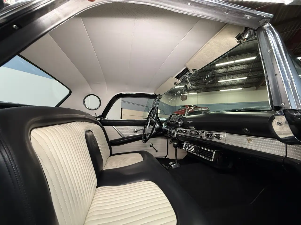 Ford Thunderbird Base, foto 8
