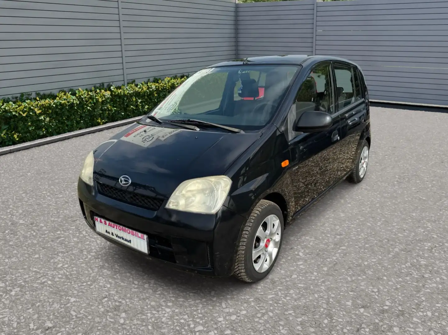 Daihatsu Cuore 1.0 Plus Edition 25 Schwarz - 1