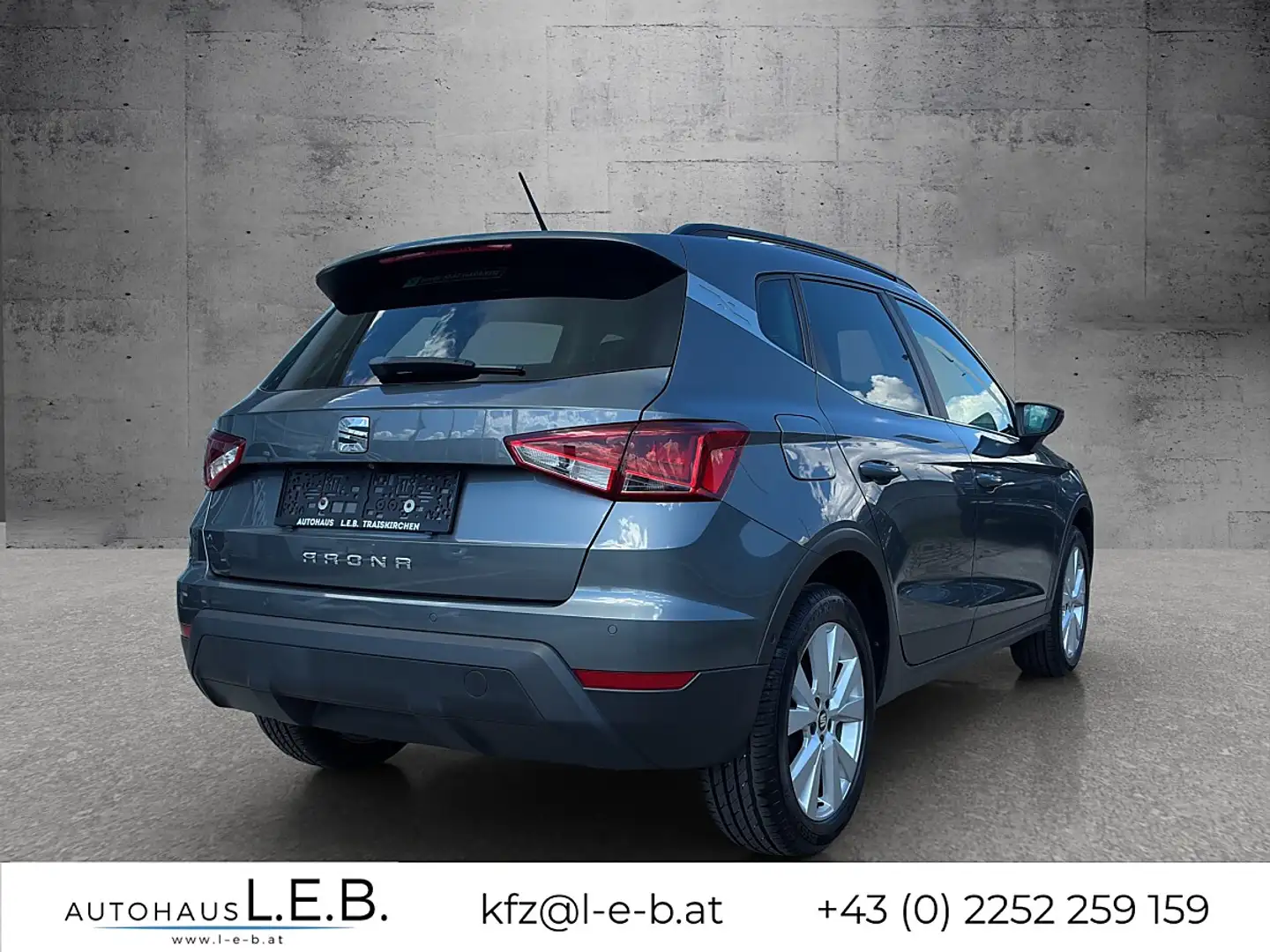 SEAT Arona 1,0 Eco TSI Style Silber - 2