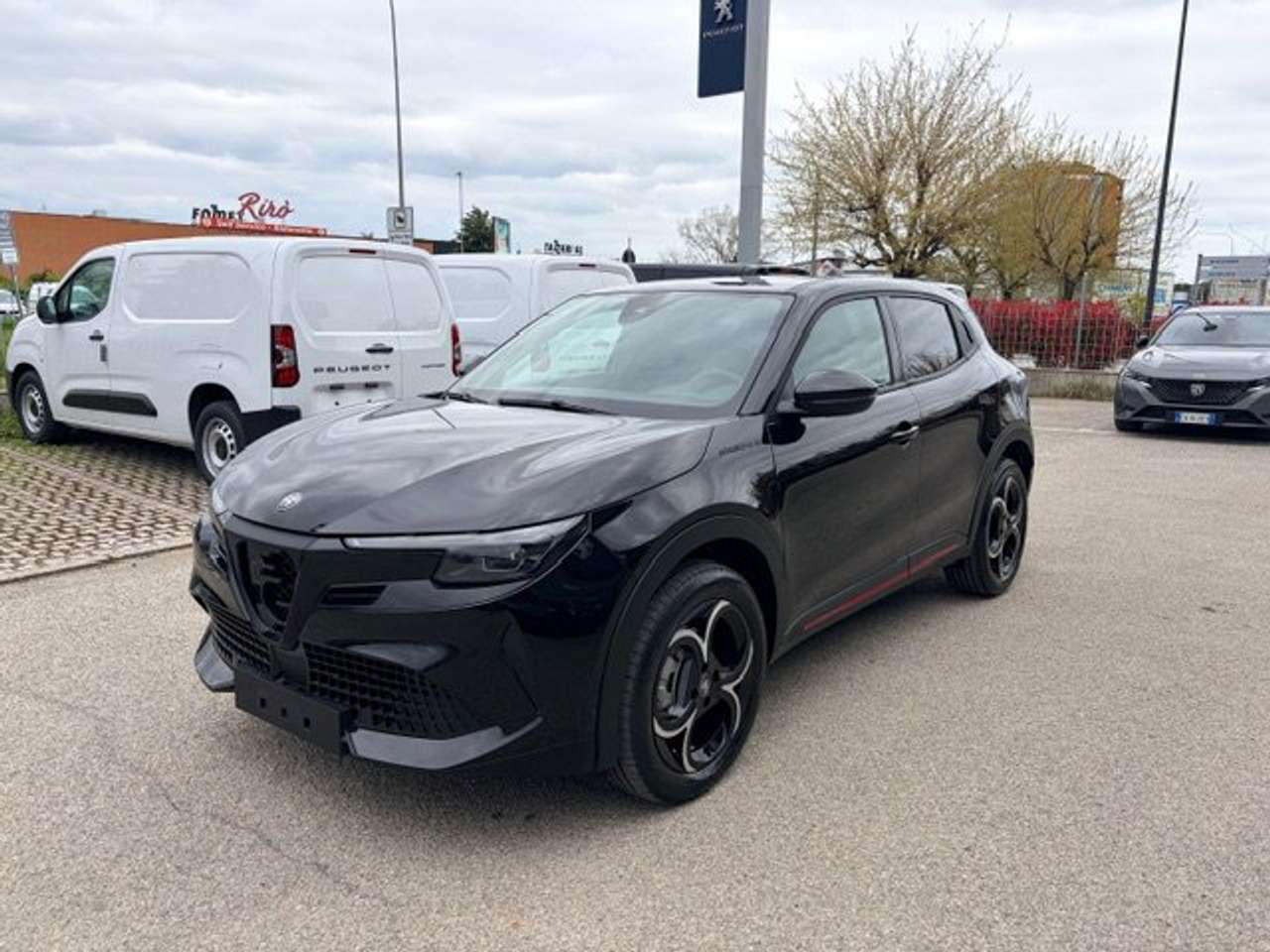 Alfa Romeo Junior 1.2 ibrida Speciale 145cv edct6