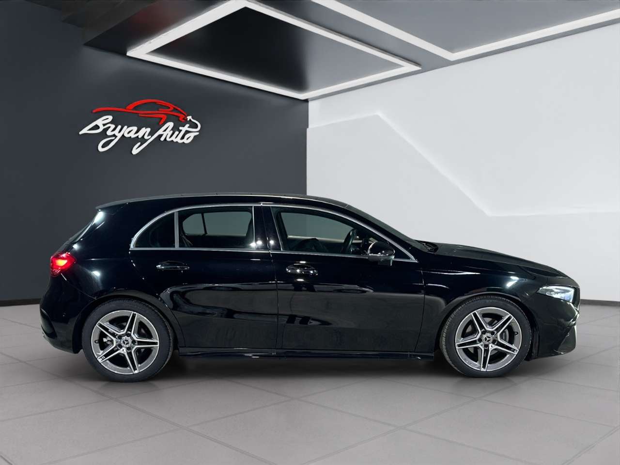 Mercedes-Benz A 180 d AMG Line Premium auto IVA ESPOSTA *PROMO*
