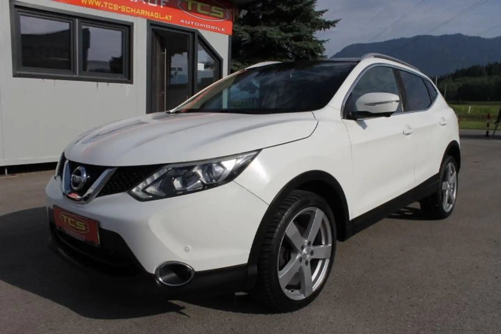 Nissan Qashqai 1,6 dCi Tekna Aut.*Anhängevorrichtung*** Weiß - 1